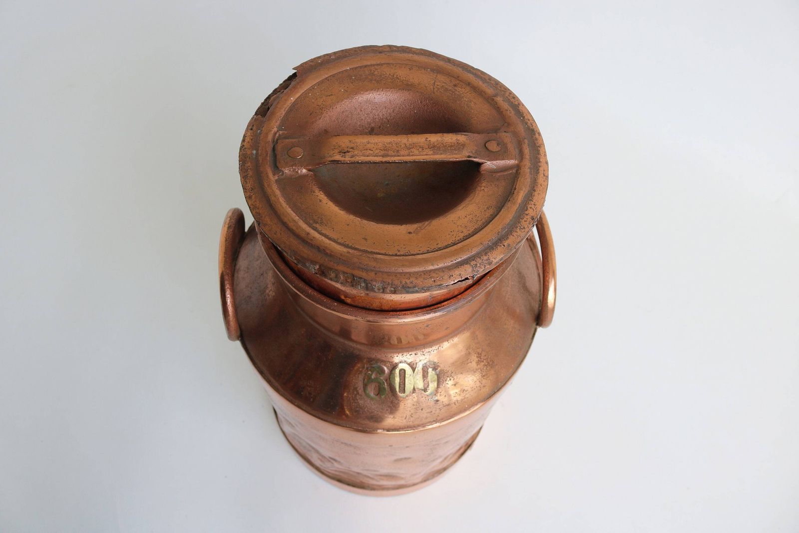 Antieke Nederlandse Koper Vergulde Melkbus Jumbo Holland Nummer 600 Paraplubak 1880–1900 Boerenland Stijl Melkcontainer photo for sale