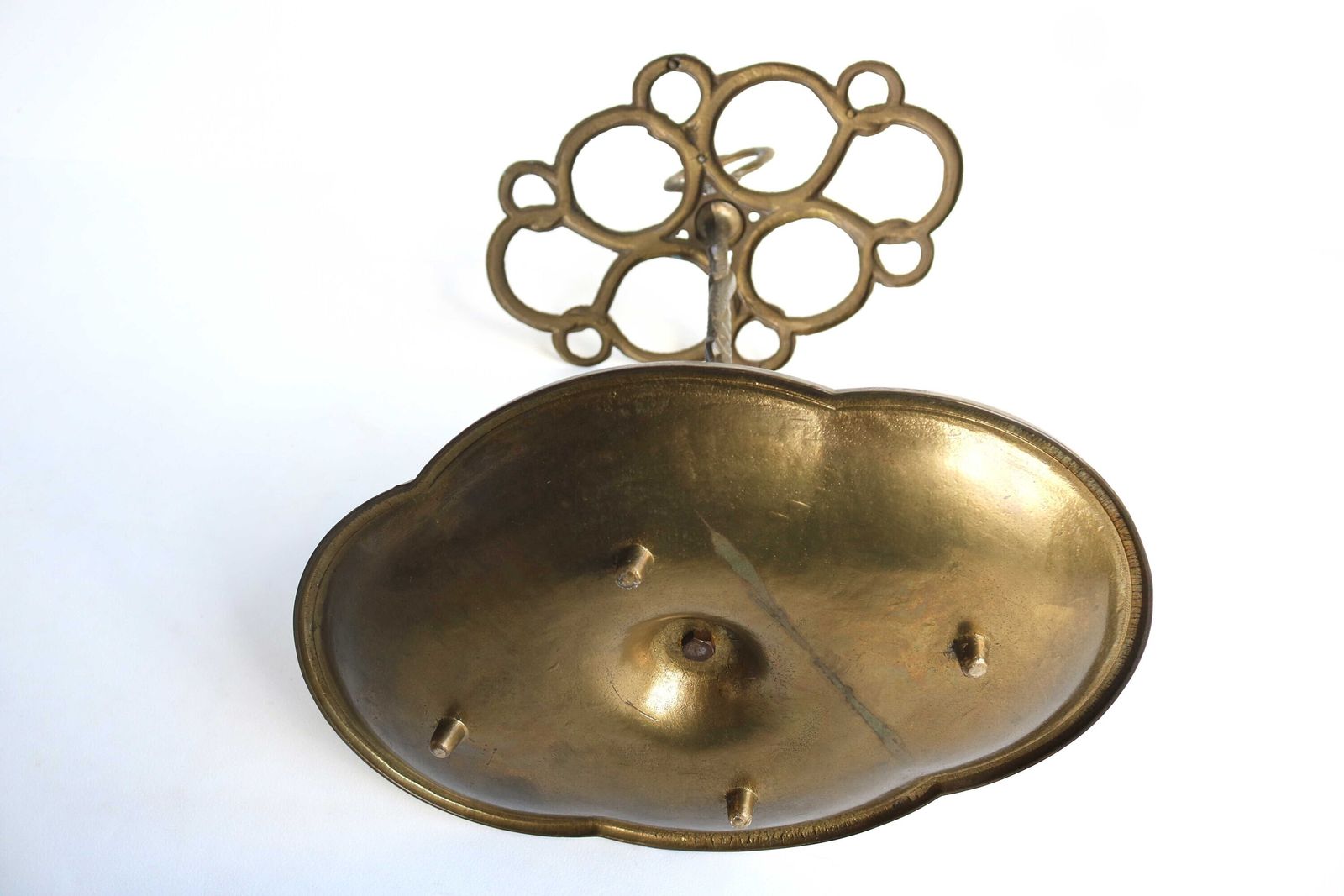 photo for sale Italiaanse Messing Paraplubak In Art Nouveau Stijl, Antieke Wandelstokhouder Met Slangen, Druiven, Putto En Bloemenmotieven, Ca. 1930–1950