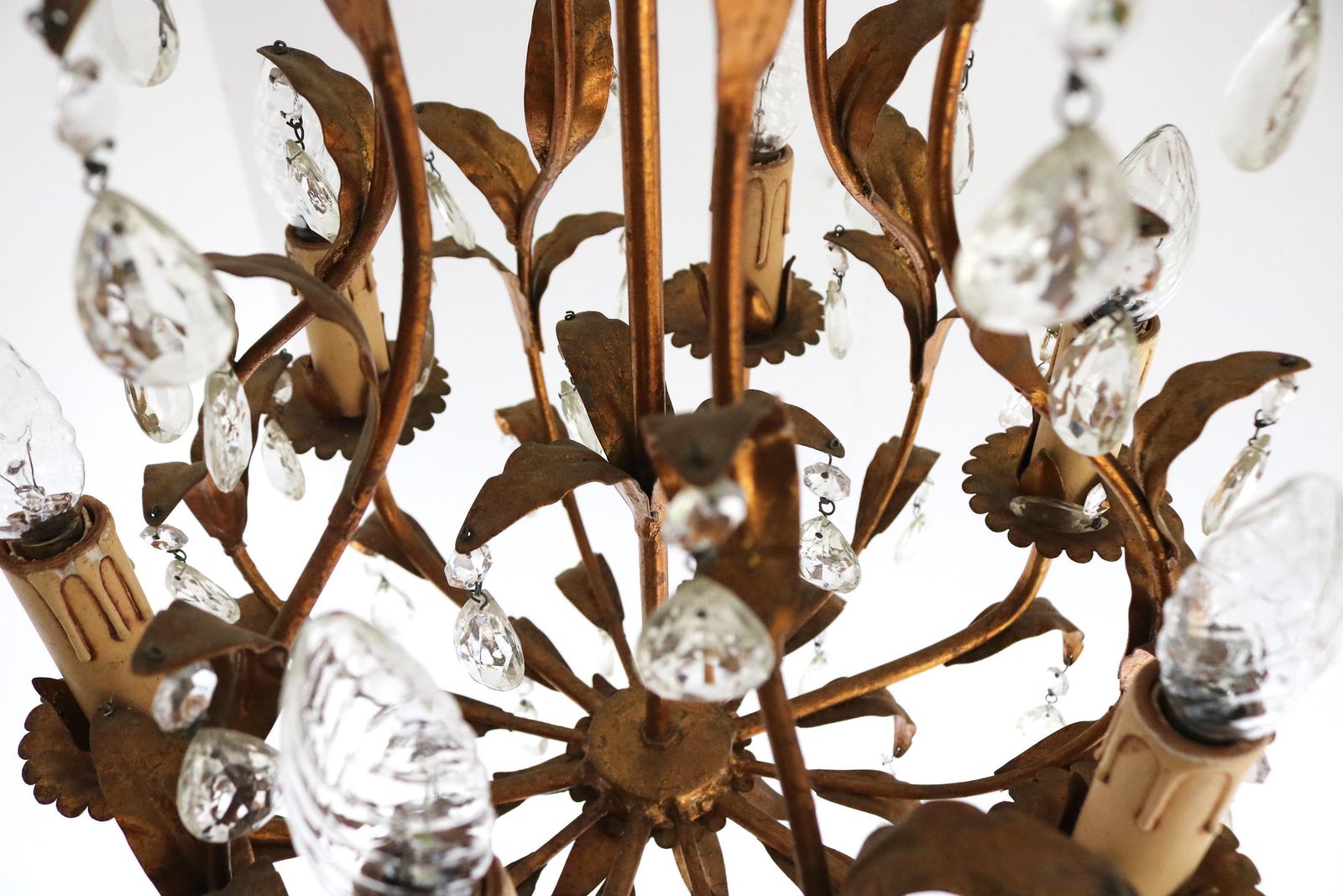 Italian Patinated Gold Leaf Chandelier Hanging Crystals Florentine Tole Pendant Ceiling Light Gold Plated Metal Hollywood Regency 1950s photo vintage