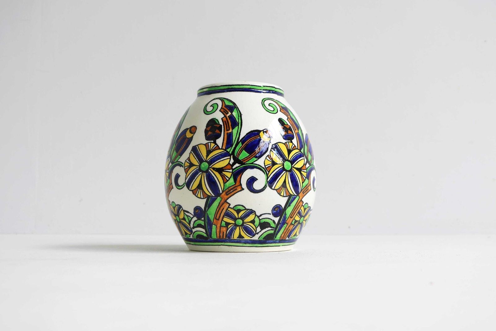 Aardewerk Handgeschilderd Art Deco Vaas Van Charles Catteau Voor Boch Frères Keramis, Décornummer D.1081, België, La Louvière, Ca. 1925–1930