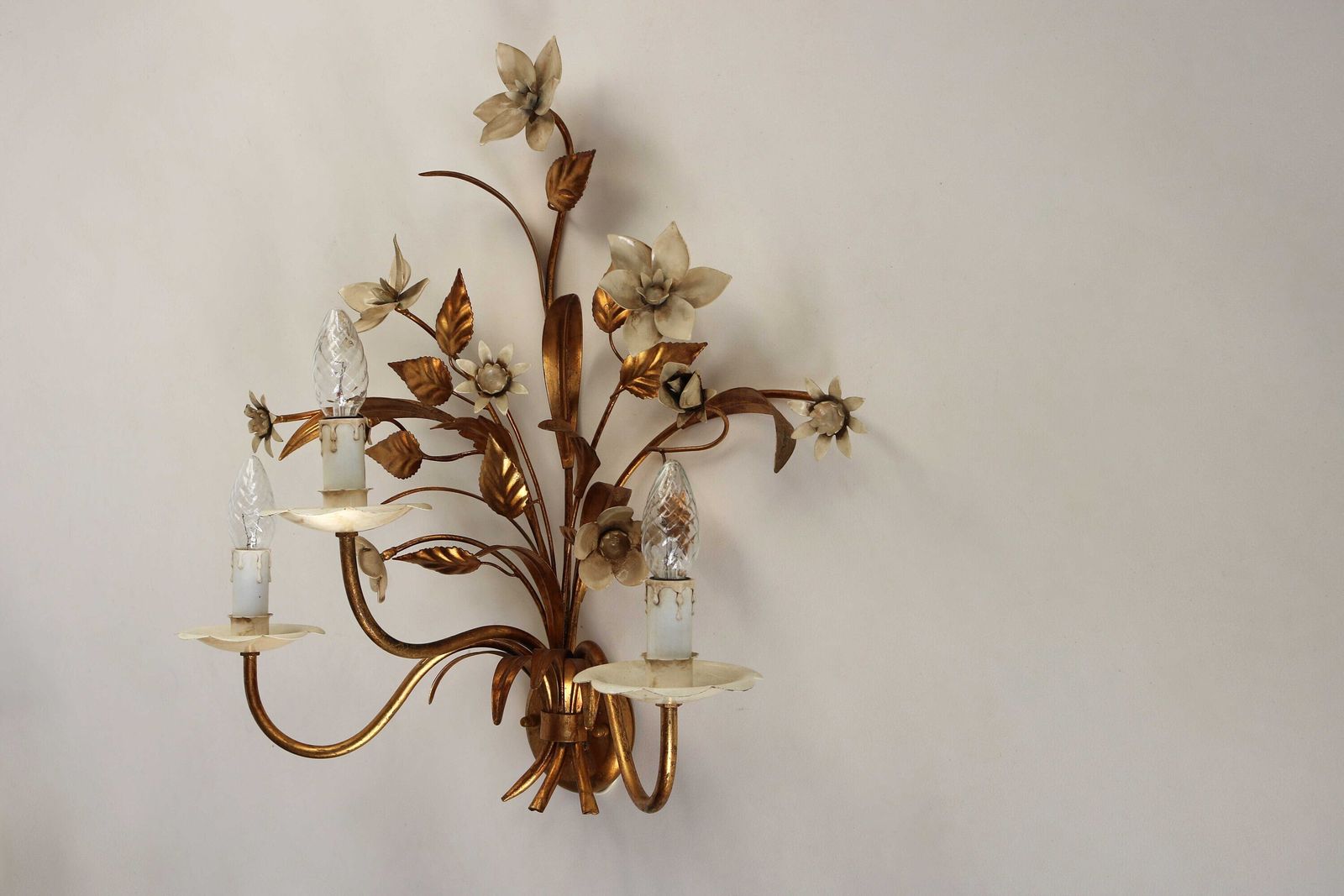 Large Mid Century Bouquet Of Flowers Gilt Florentine Sconce Attributed By Hans Kögl 1960 Hollywood Regency Golden Wall Lamp Wall Light Gilt photo for sale