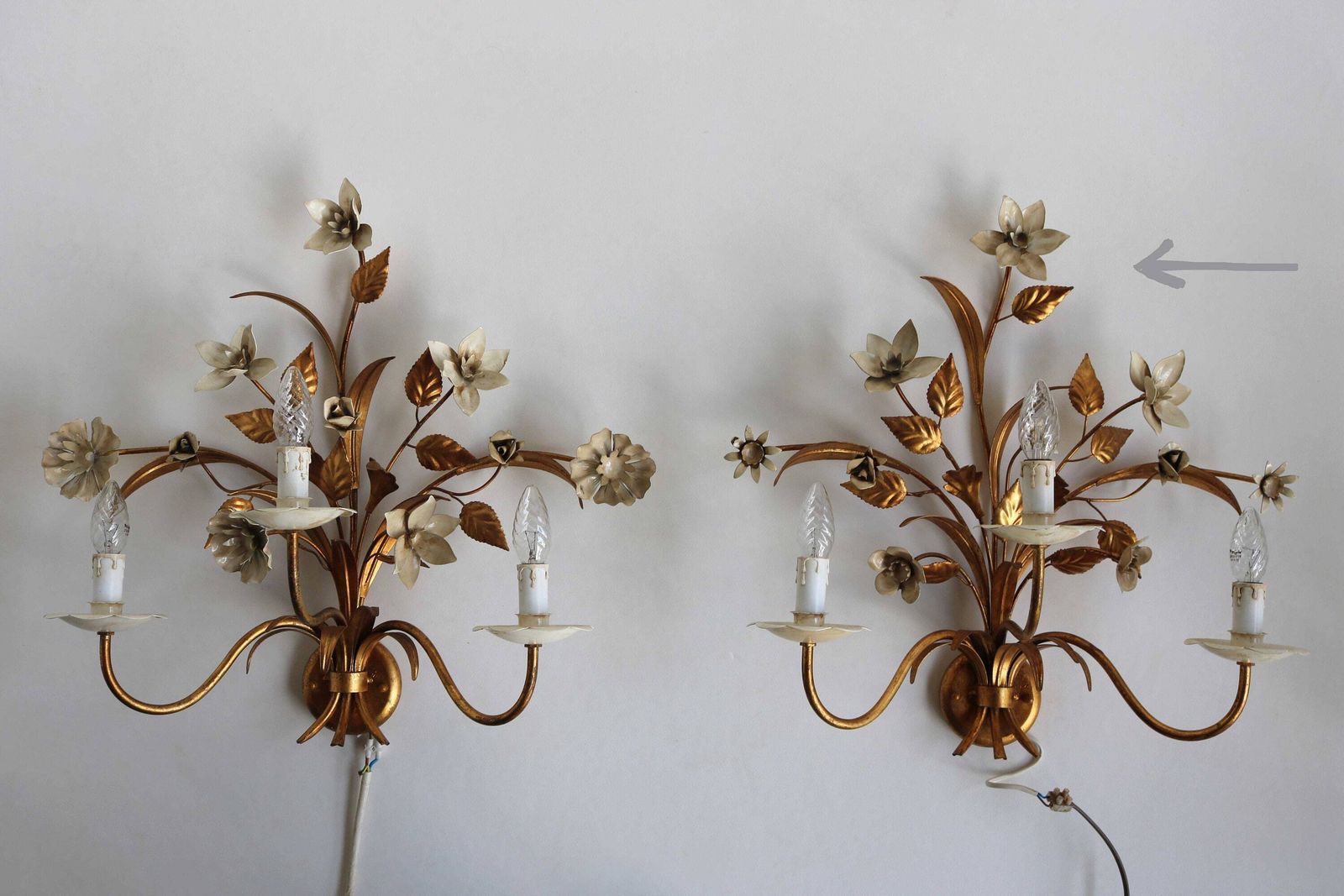 photo furniture Large Mid Century Bouquet Of Flowers Gilt Florentine Sconce Attributed By Hans Kögl 1960 Hollywood Regency Golden Wall Lamp Wall Light Gilt