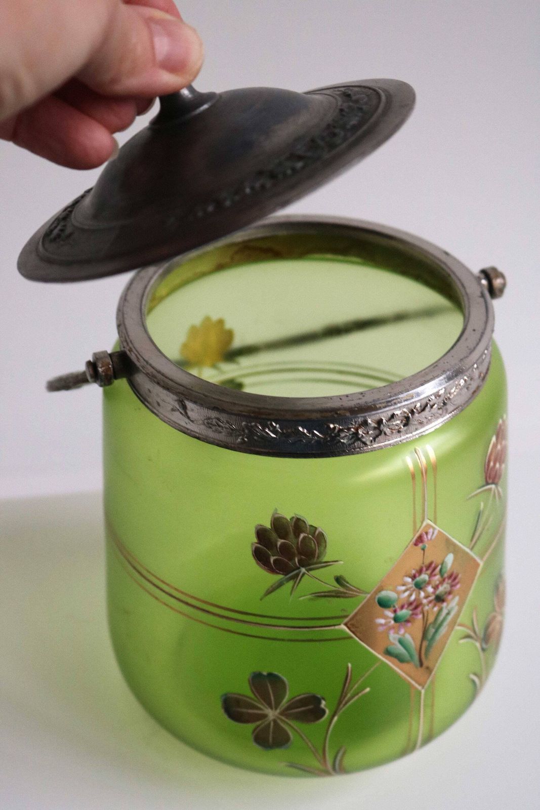 Antiek Handgeschilderd Geëmailleerd Groen Glazen Koektrommel Art Nouveau Snoeppot Jugendstil Bonbonnière Frankrijk Ca. 1900 photo Woonaccessoires