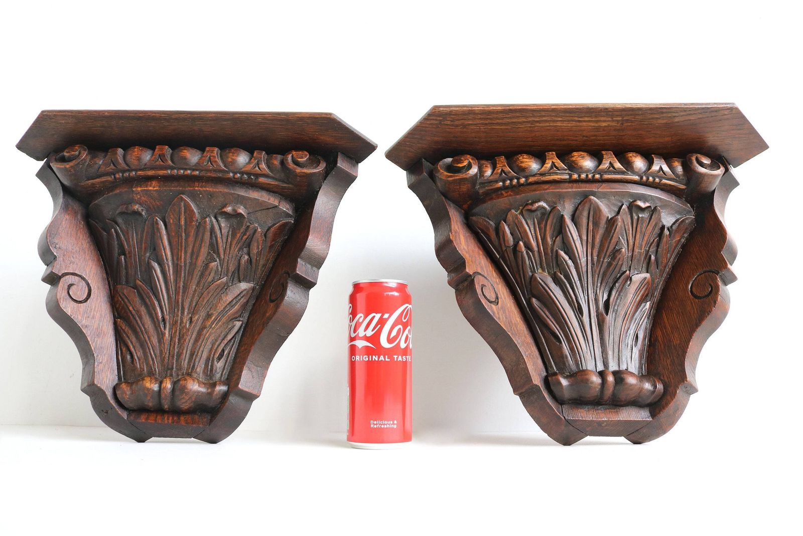 Twee Antieke Eiken Hoekwandconsoles – Gesneden Houten Wandplankbeugels, Franse Wandplank, Decoratieve Hangplank, Voetstuk, 19e Eeuw photo buy