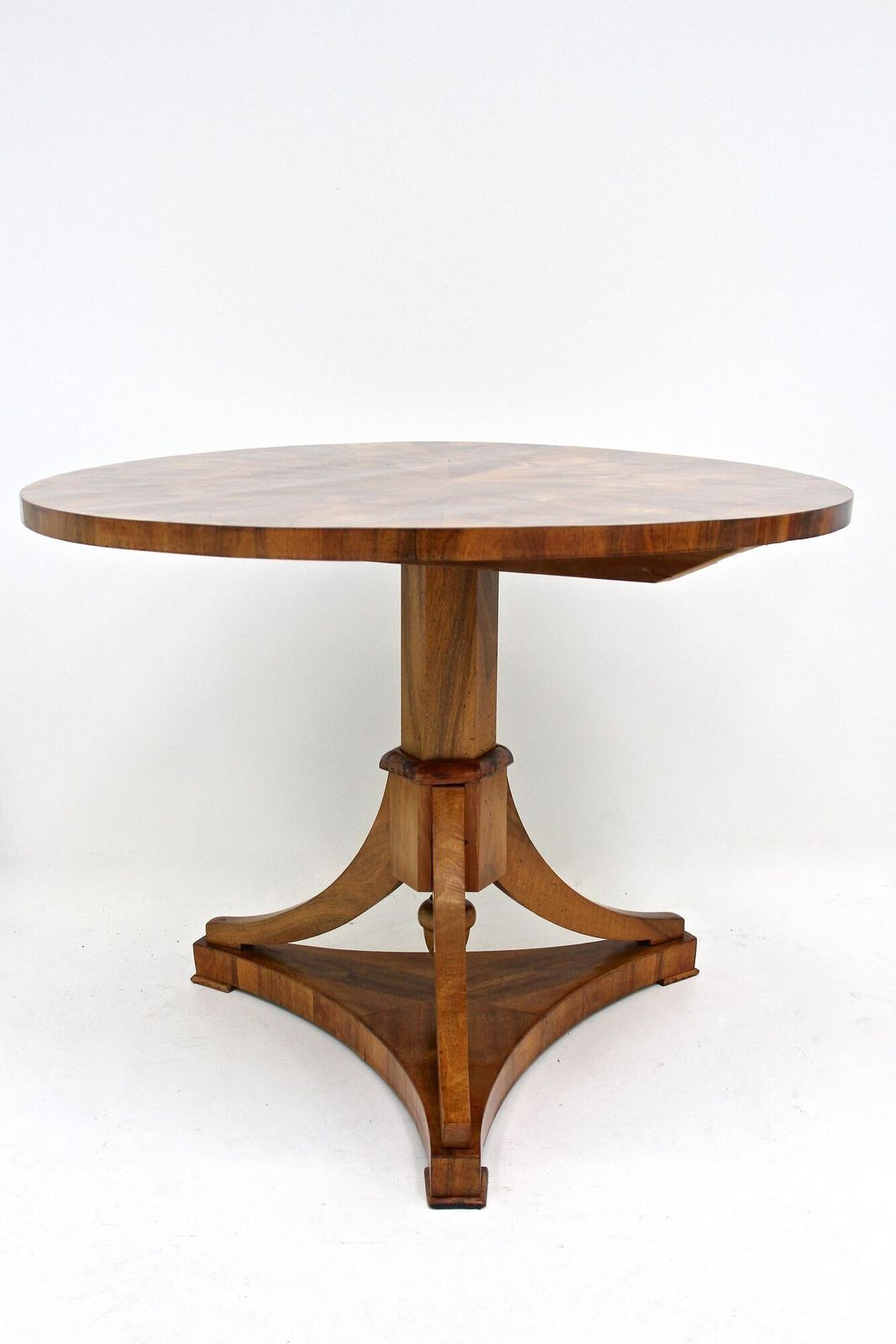 photo furniture 19th Century Biedermeier Walnut Center/ Dining Table, Polished   At Ca. 1830