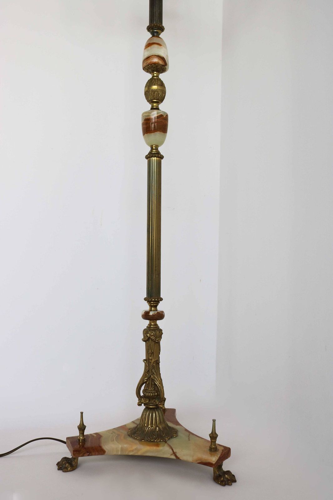 Mid Century Italian Marble, Onyx And Brass Regency Floor Lamp Stand Lion's Paw Standing Lamp 1950s Standard Lamp Claw Feet photo 1344.0