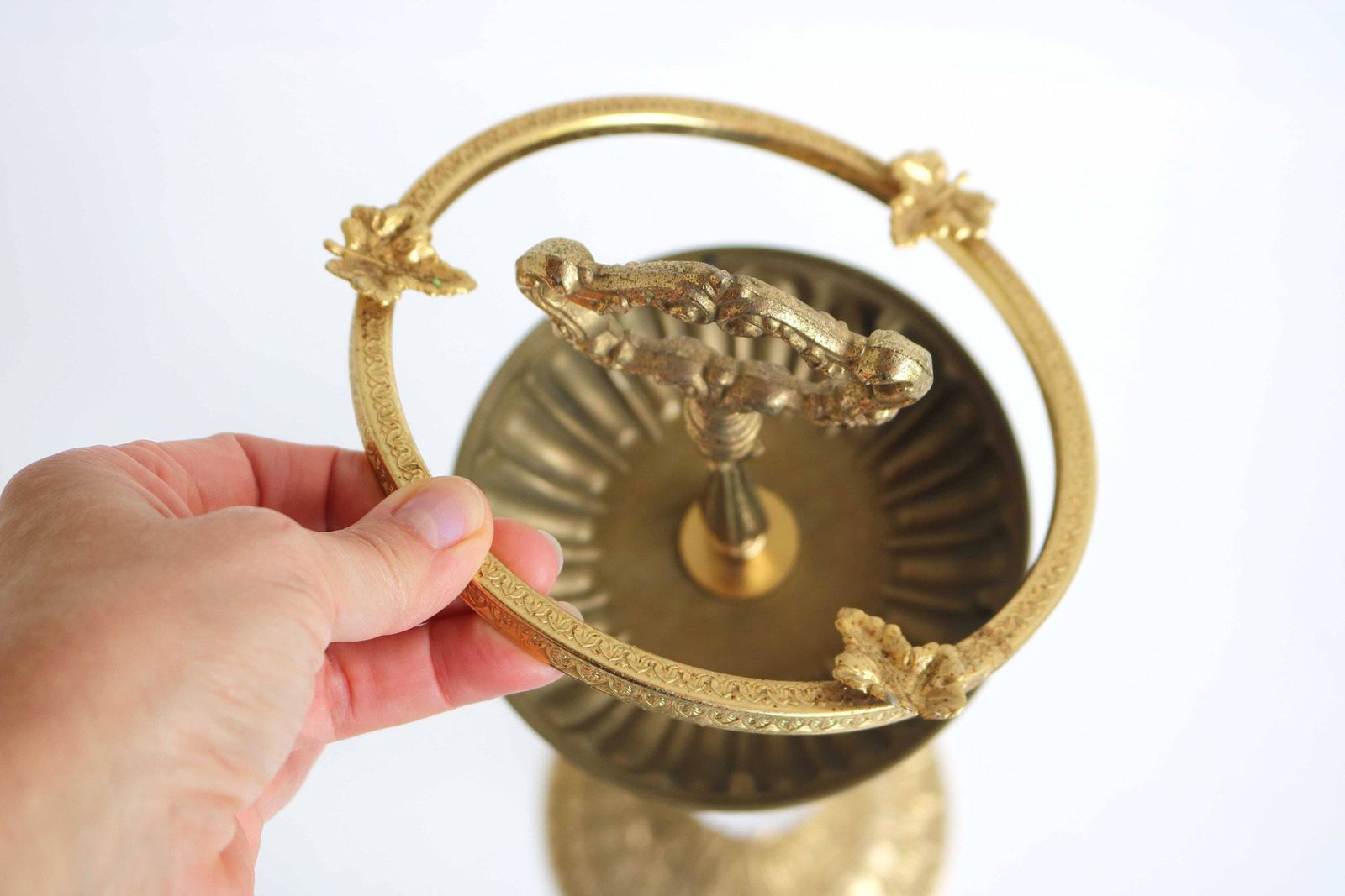 Vintage Staande Messing Glazen Ashtray, French Hollywood Regency Vloerstandaard, Mid Century Glazen Ashtray/Bijzettafel, Jaren 1960 photo vintage