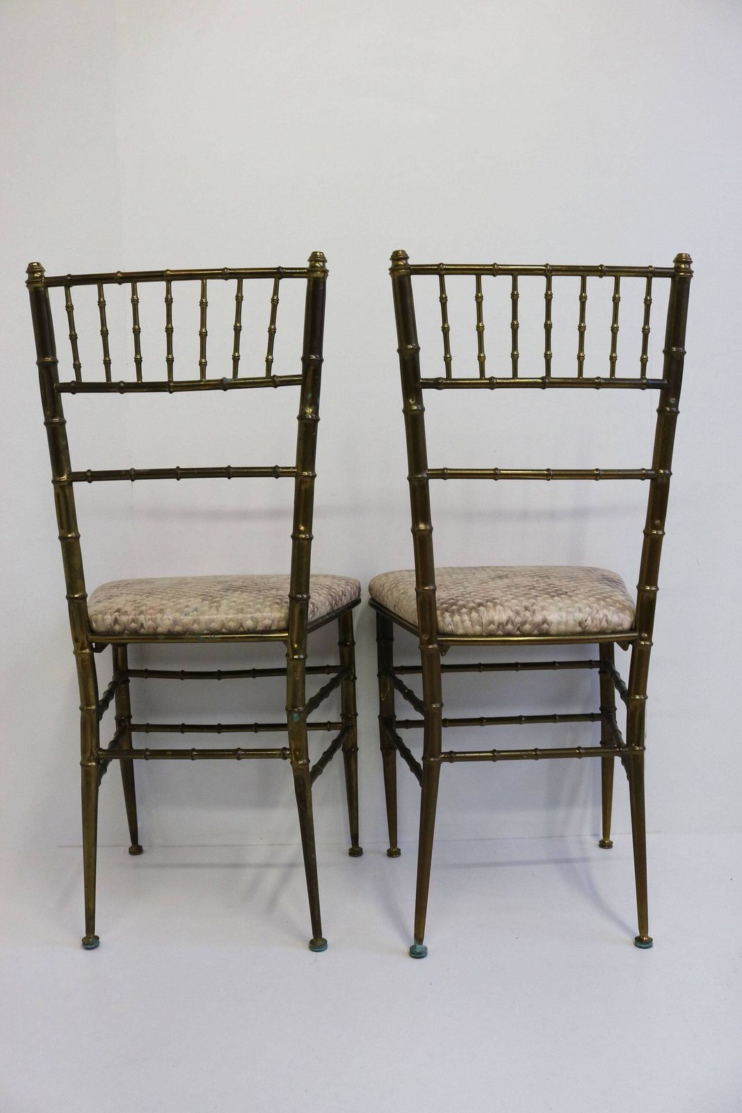 photo furniture Set Of Two Chiavari Chairs Casted Brass Faux Bamboo Chairs Gilt Iron Couple Pair Bedroom Side Chairs Italian Mid Century Modern 50s