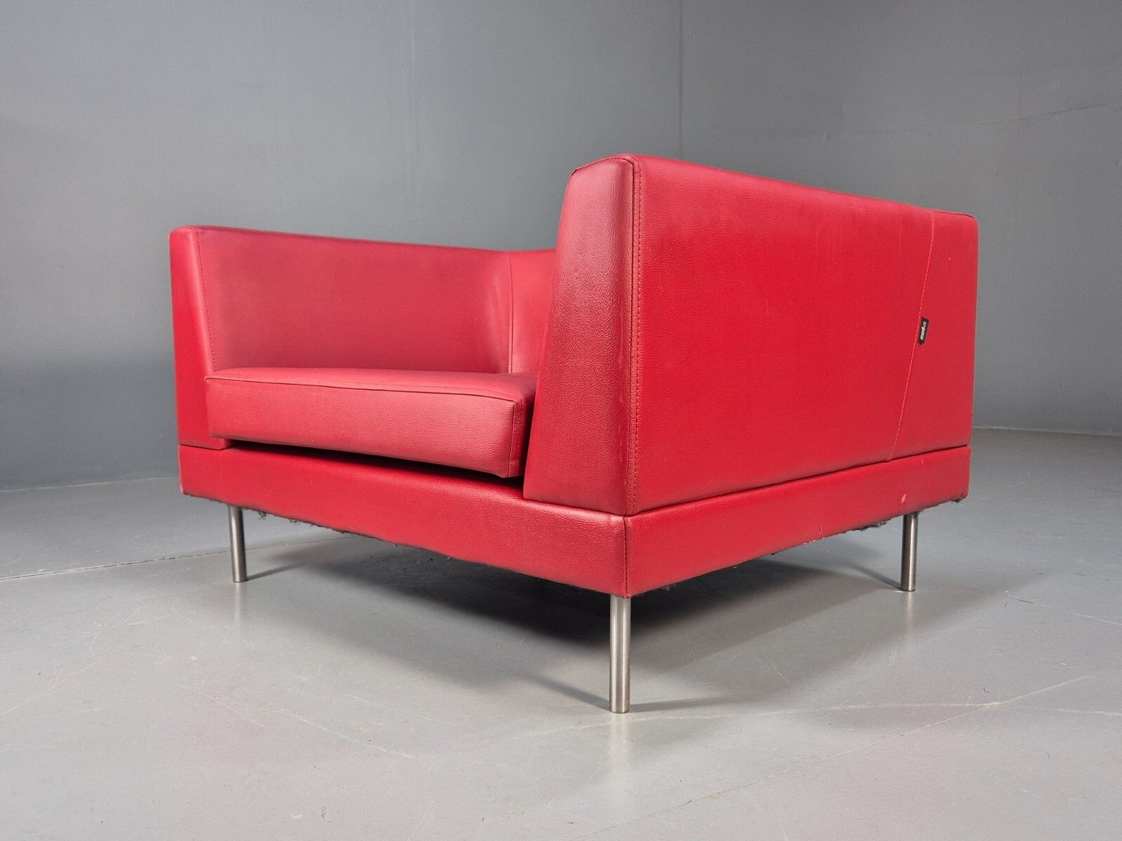 Vintage Red Vinyl Modern Design Lounge Chair Modus Brand Retro Style Eb9409 Mnor photo furniture