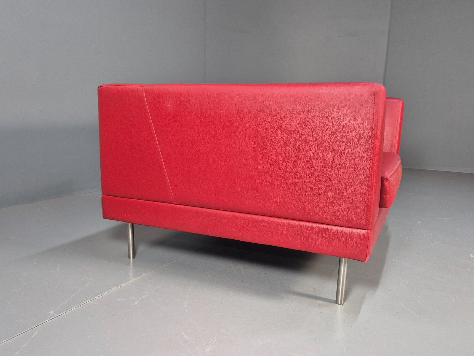 Vintage Red Vinyl Modern Design Lounge Chair Modus Brand Retro Style Eb9409 Mnor photo vintage