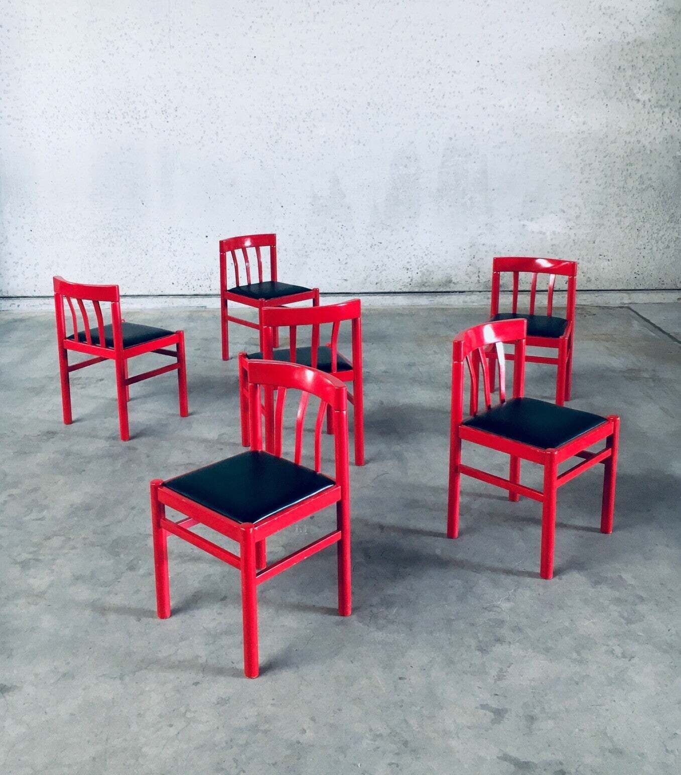 Mid Century Modern Design Eetkamerstoelen In Rood, Set Van 6 – België, Ca. Jaren 1960 photo Meubels