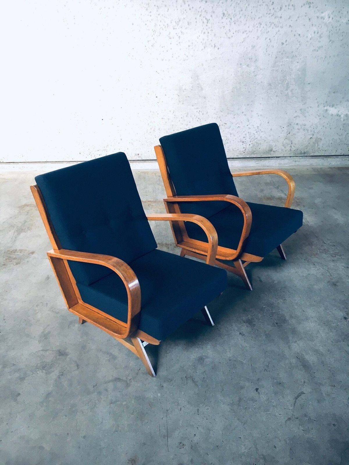 Mid Century Modern Design Bentwood Lounge Chairs, Jaren 1950, België photo vinterior