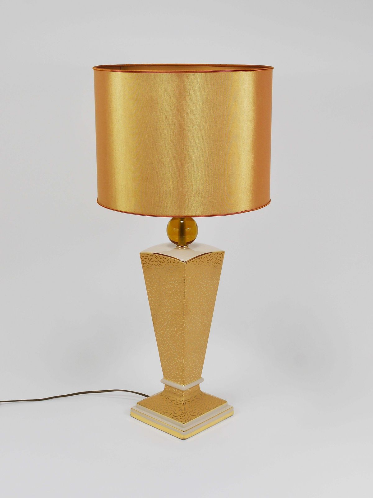 photo vinterior Post Modern Memphis & Art Deco Style Porcelain Table Or Side Lamp, Italy, 1980s