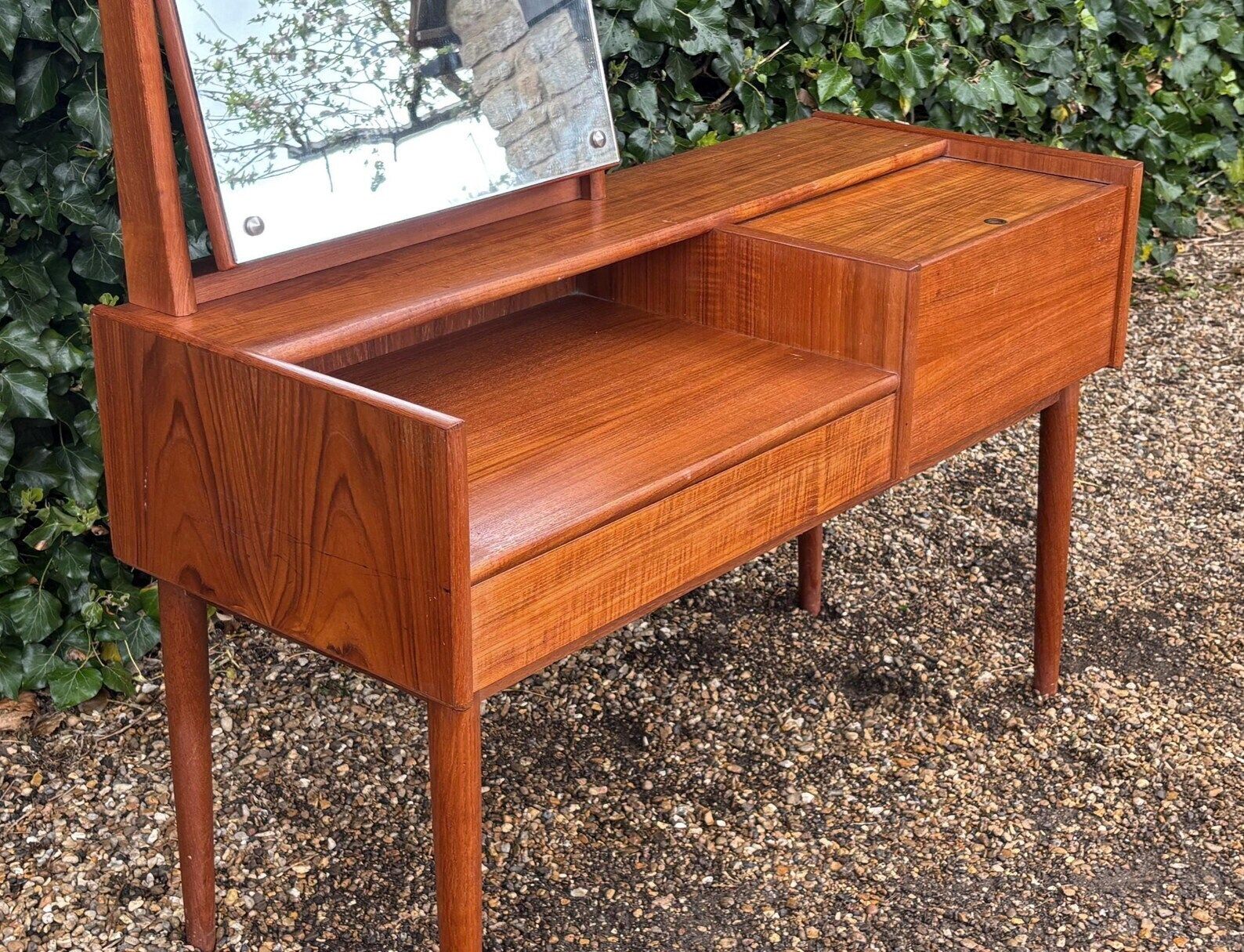 Vintage Melvin Mikkelsen Møbler Dressing Vanity Table photo 665.0