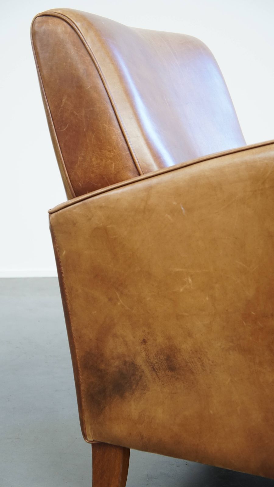 708.4781999999999 Strakke Design Fauteuil In Koeienhuid, Licht Cognackleurig photo
