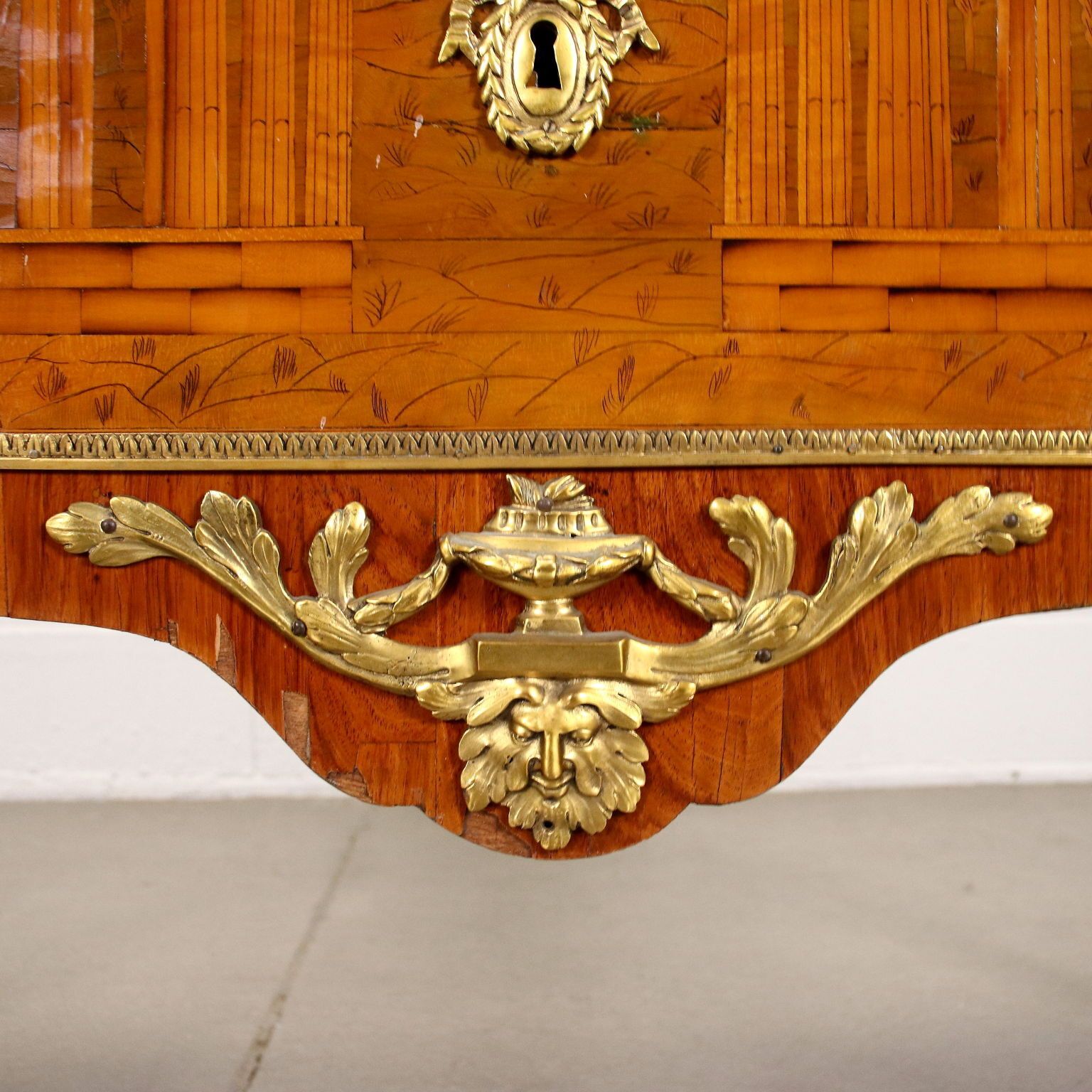 photo vinterior Neoclassical Chest Of Drawers Maple France XVIII Century