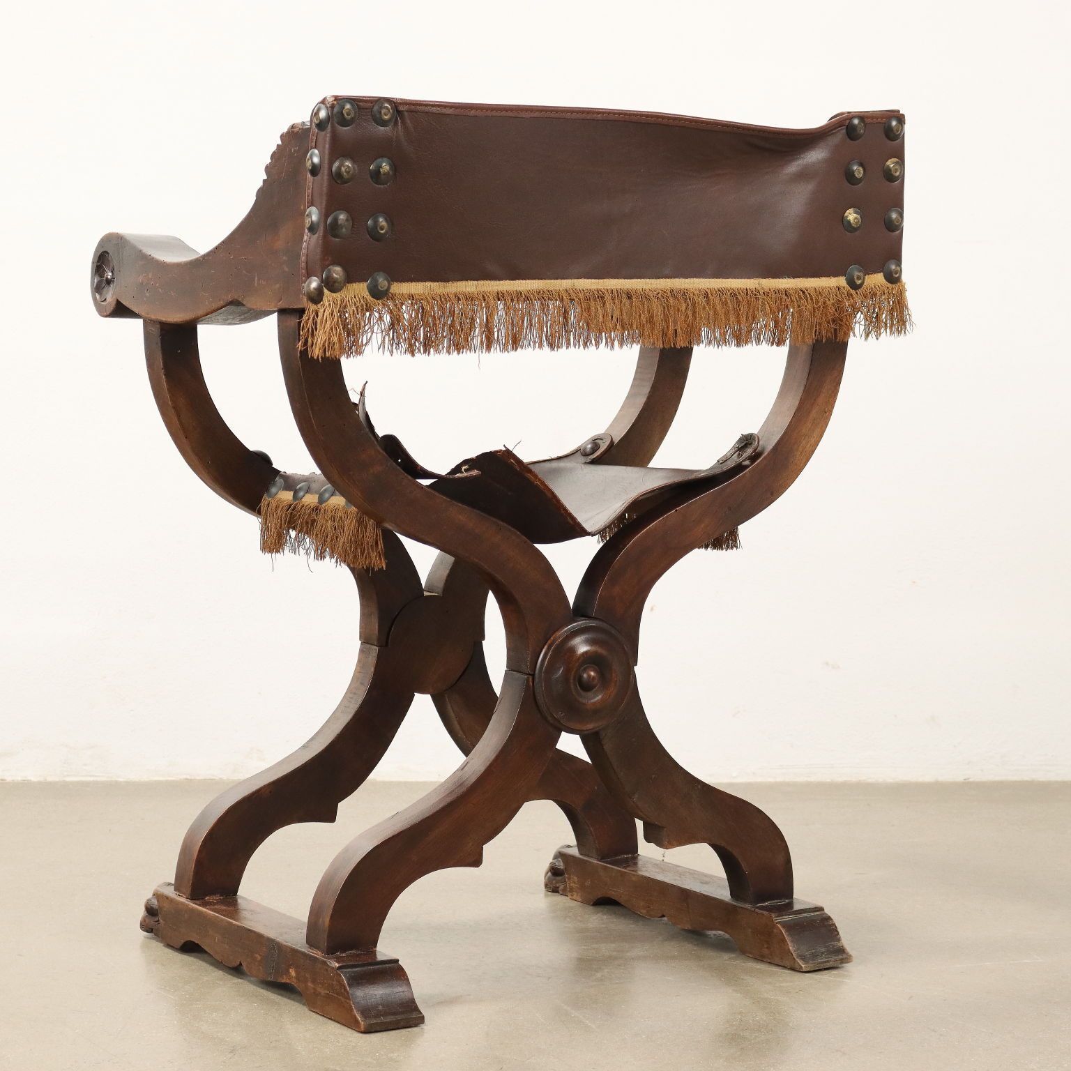 photo furniture Antique Neo Renaissance Chair Walnut Leather Italy XX Century
