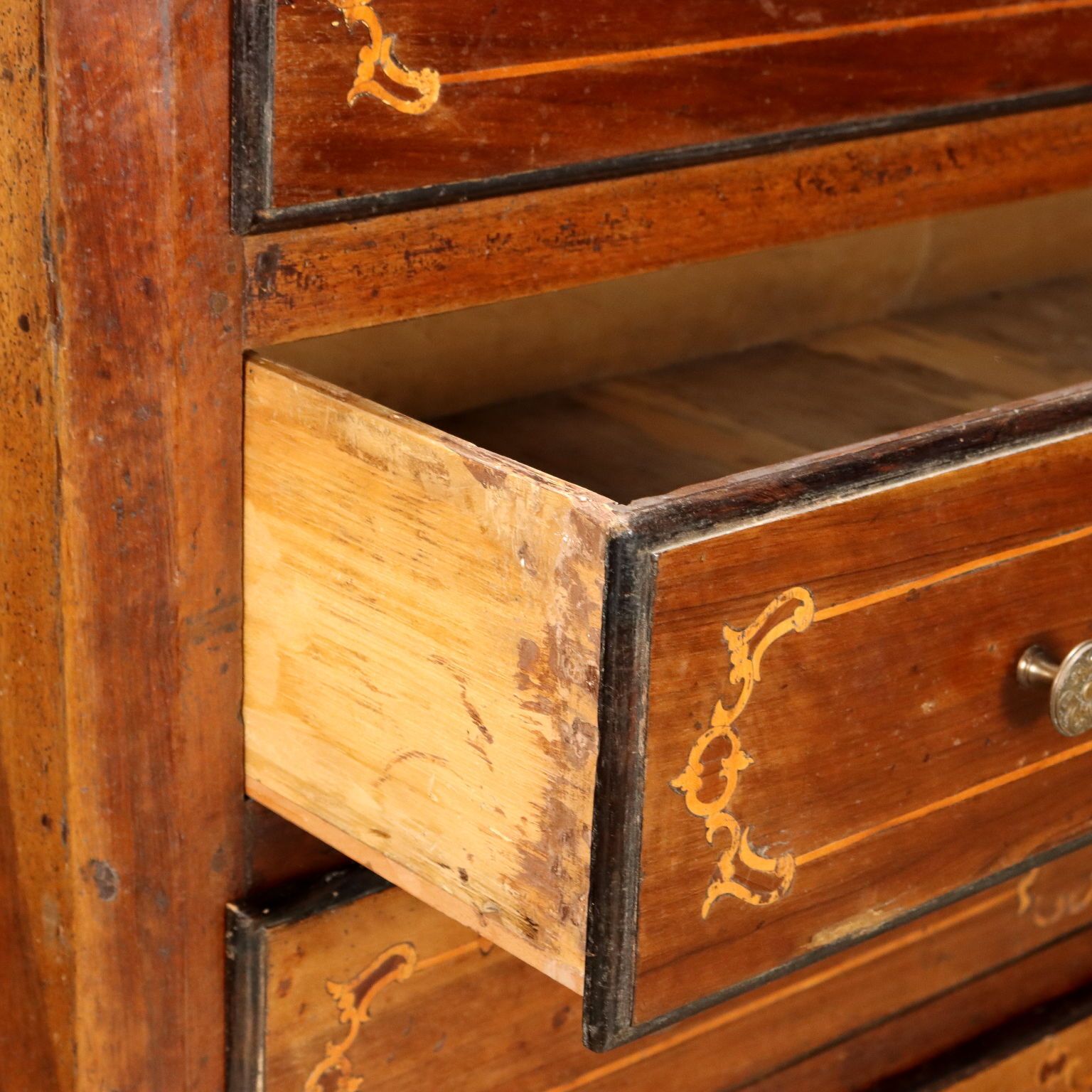 Antique Chest Of Drawers Walnut 4 Drawers Italy XVIII Century photo for sale