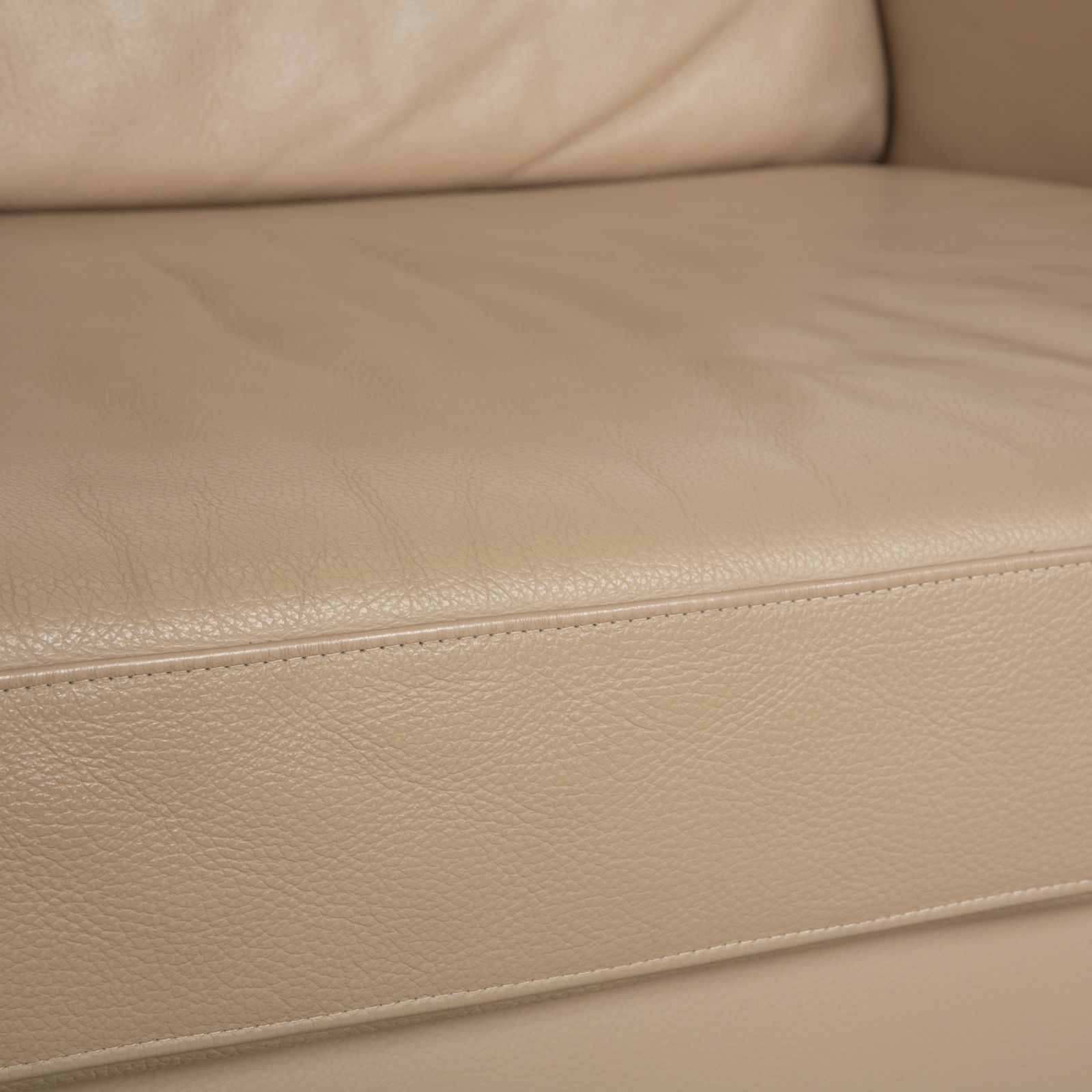 Canapé 3 places Ewald Schillig en cuir beige photo for sale