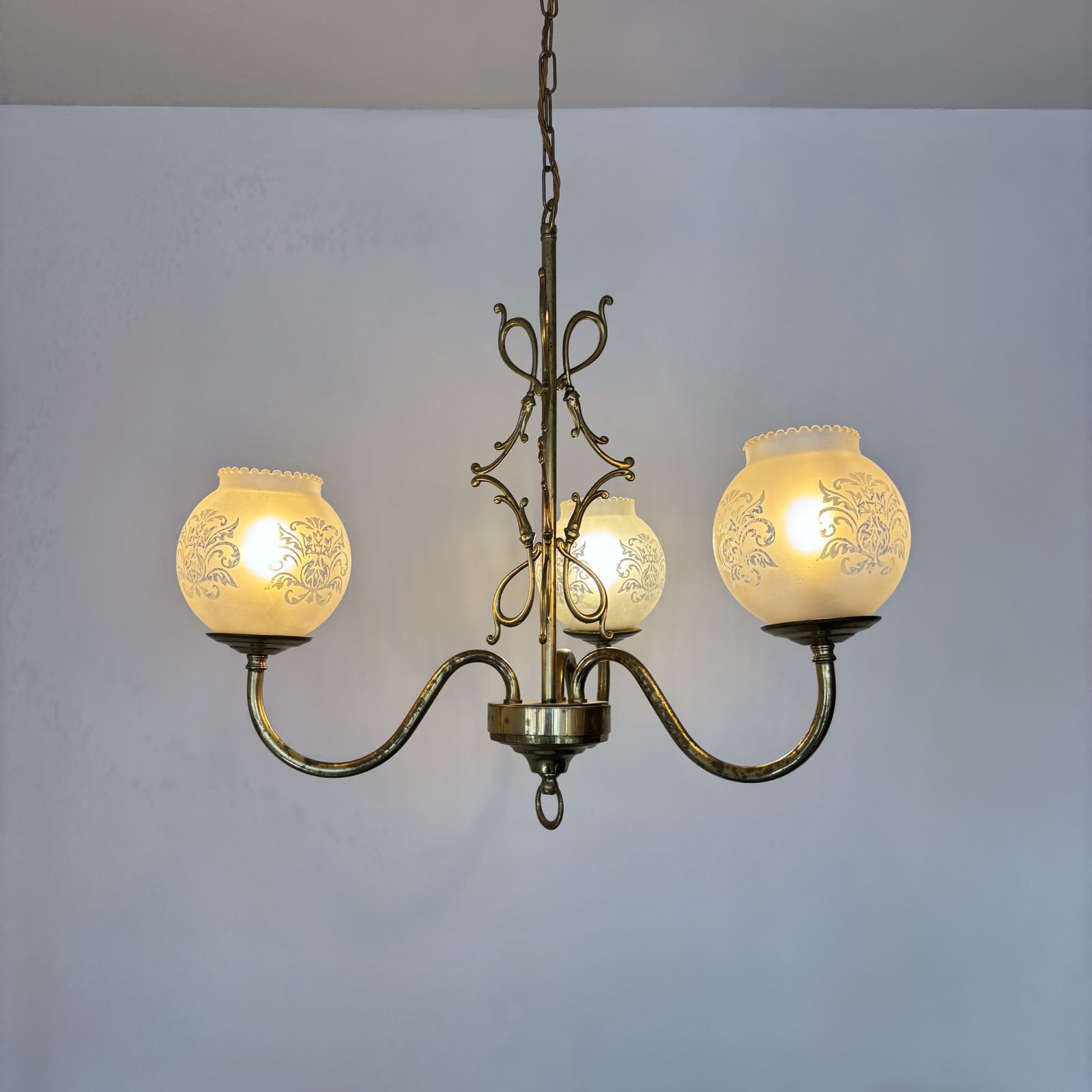 photo furniture Late 20th Century Brass Chandelier With Frosted Globe Shades