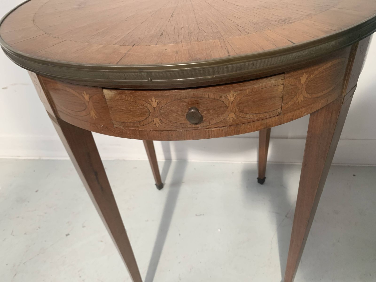 Round Louis XVI Style Pedestal Table In Marquetry Wood, 20th Century photo 414.375