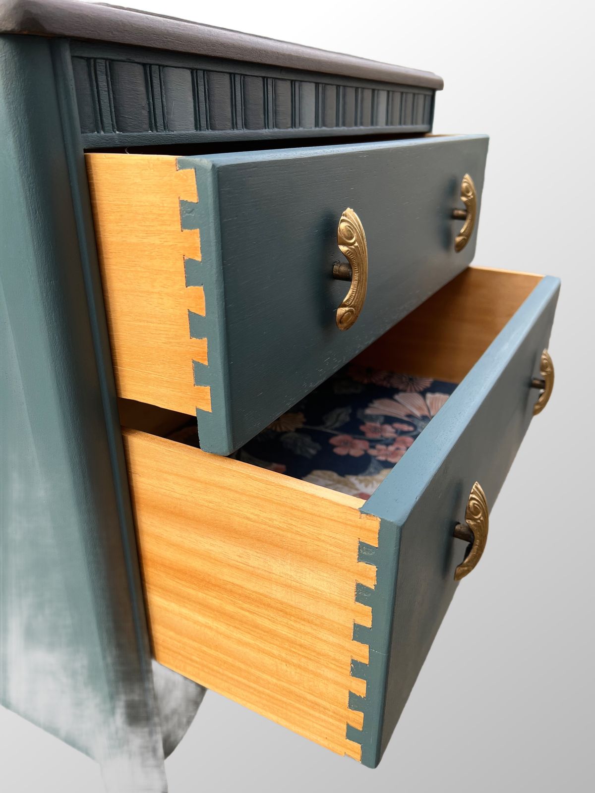 Harris Lebus Chest Of Drawers photo Furniture