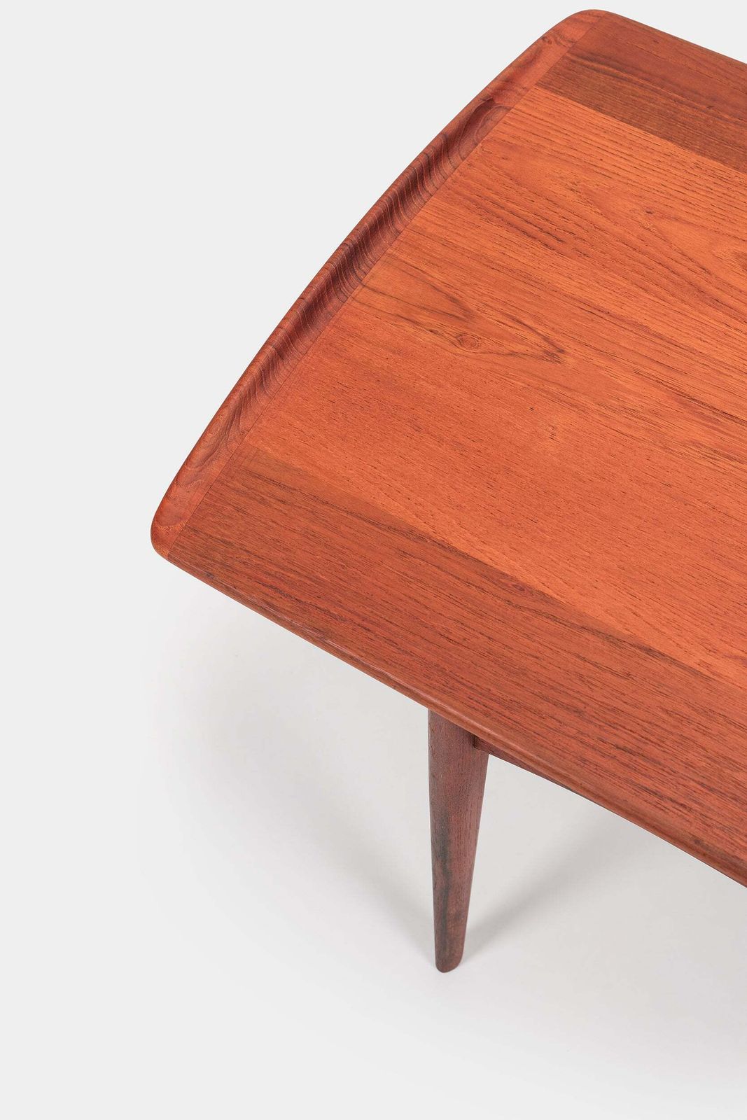 Toove & Edvard Kindt Larsen Club Table, Denmark, 50s photo vinterior
