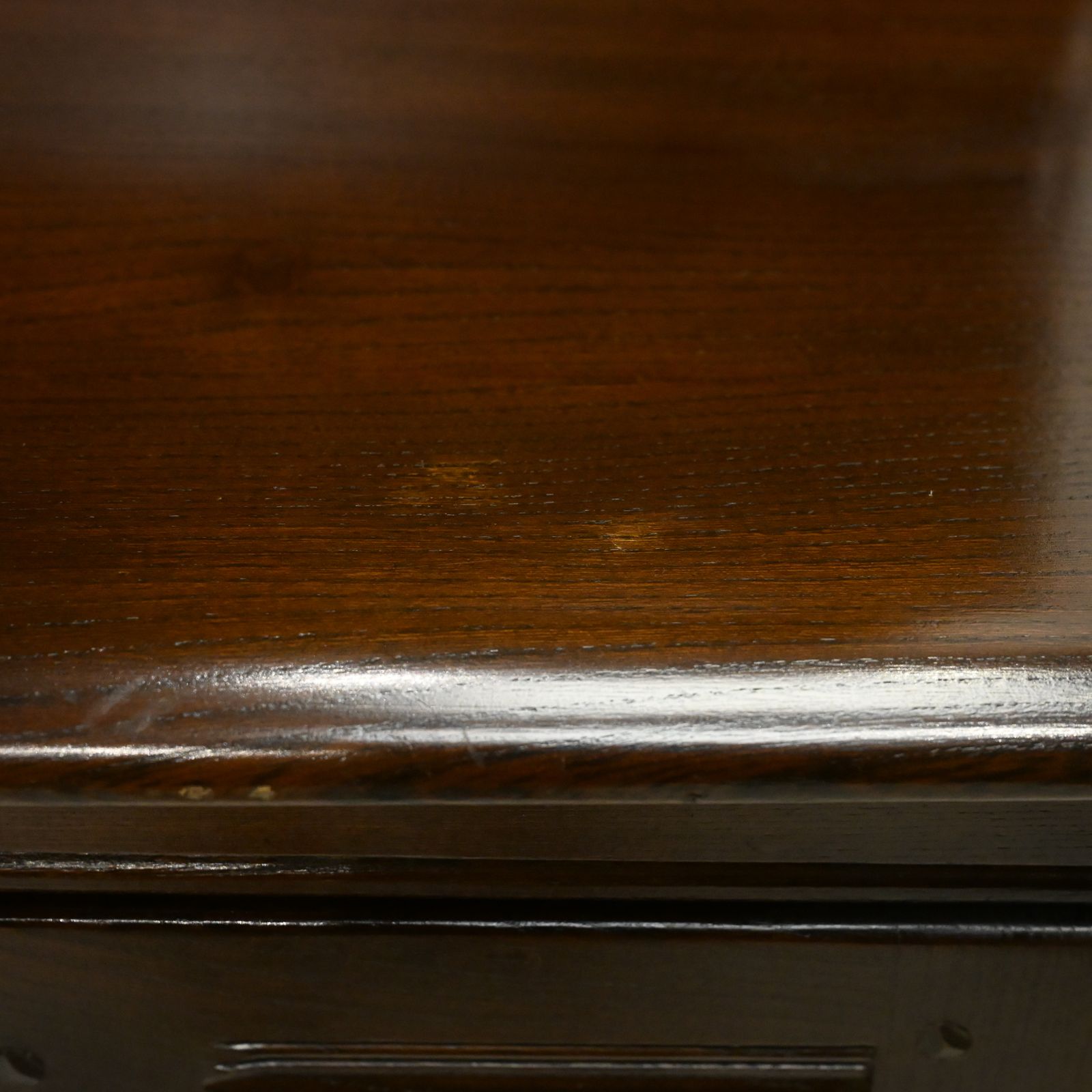 photo vintage Ercol Dresser 4 Drawers And Shelved Top Dark Finish Free Uk Delivery