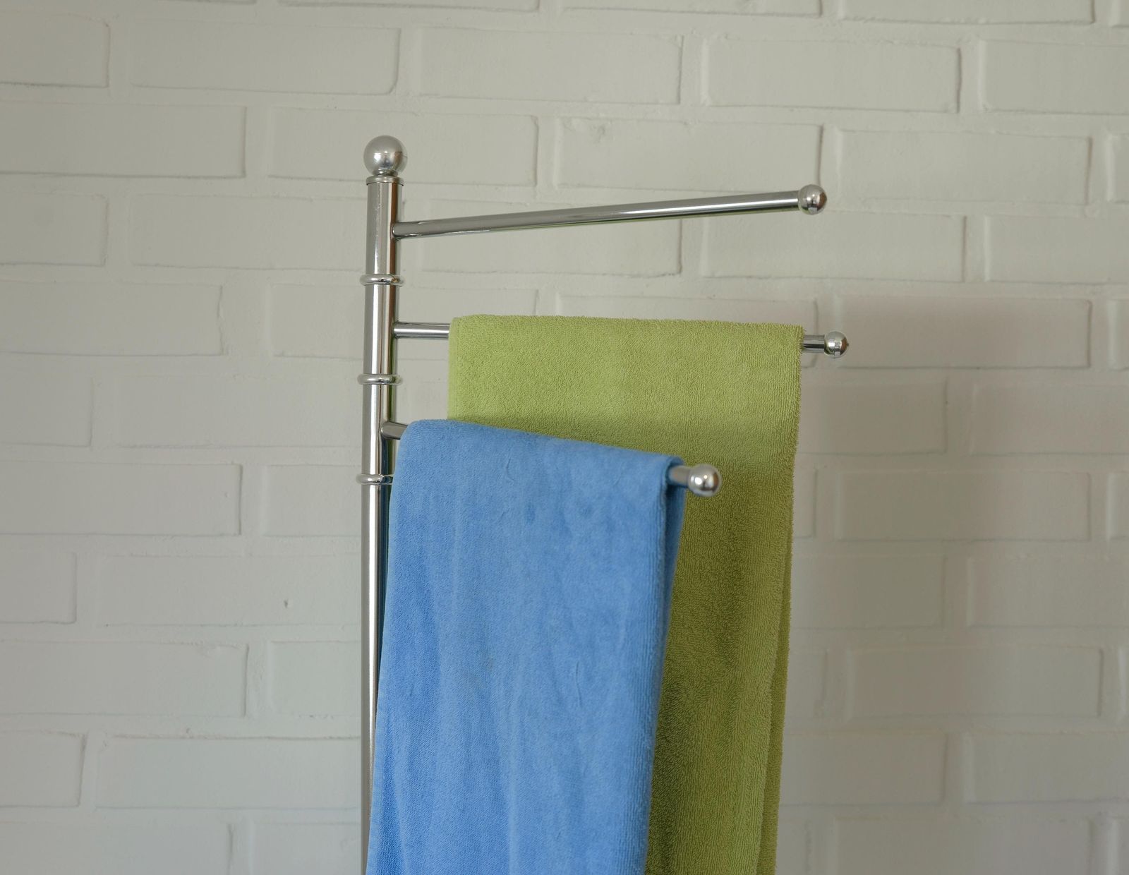 Mcm Towel Rack / Vintage Bathroom / Mid Century Modern / Chrome Metal / Towel Rack Freestanding / Yugoslavia 1980's