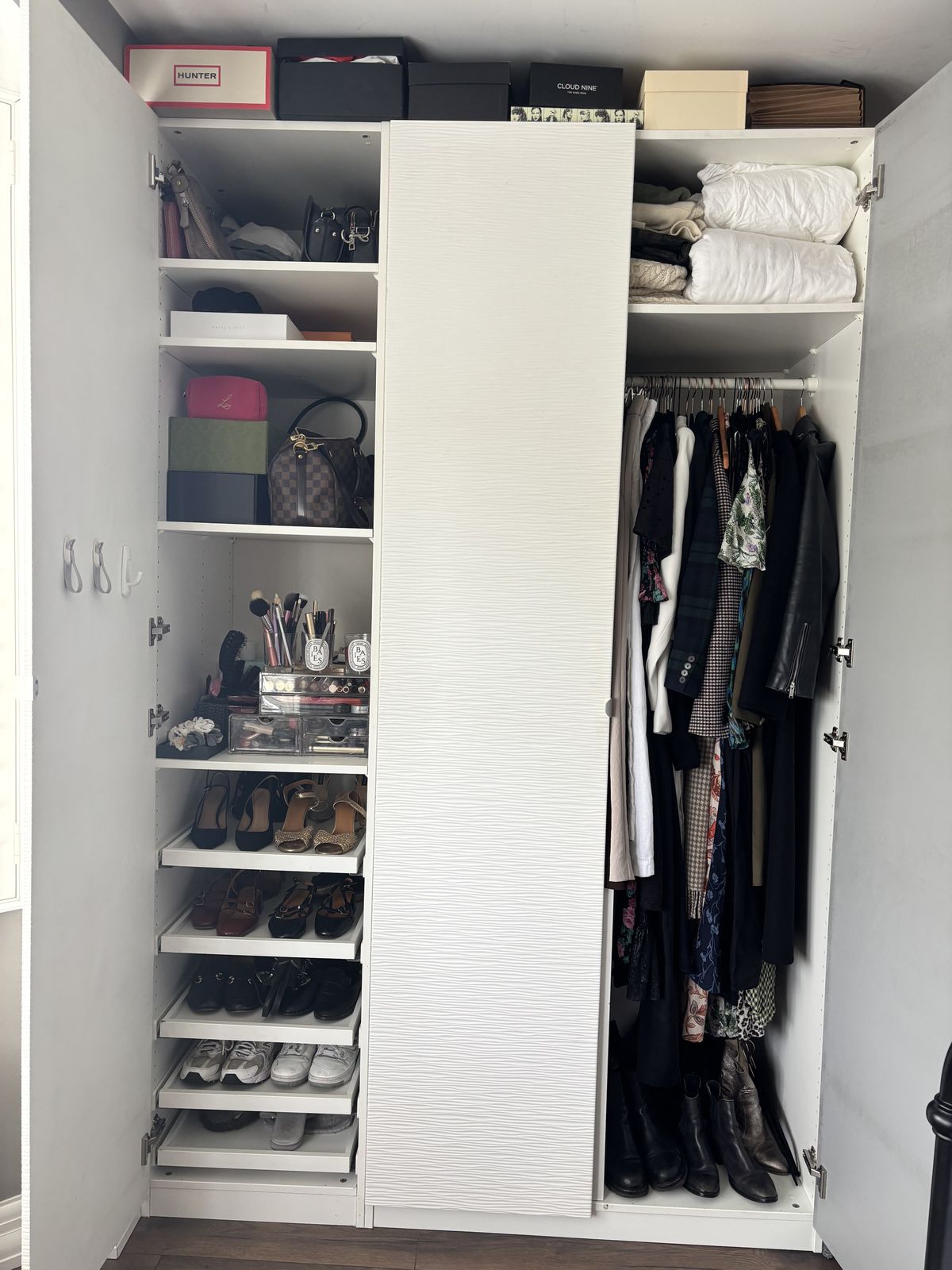 photo vinterior Ikea Large Wardrobe