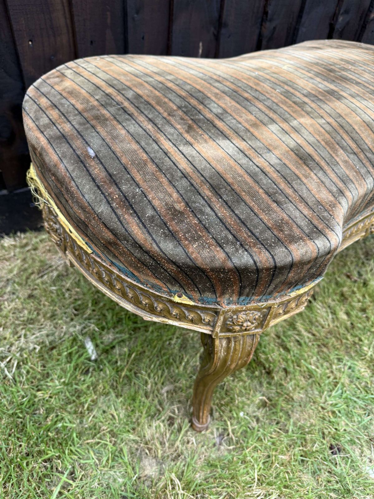 photo furniture Louis XVI Style Gilt Wood Foot Stool