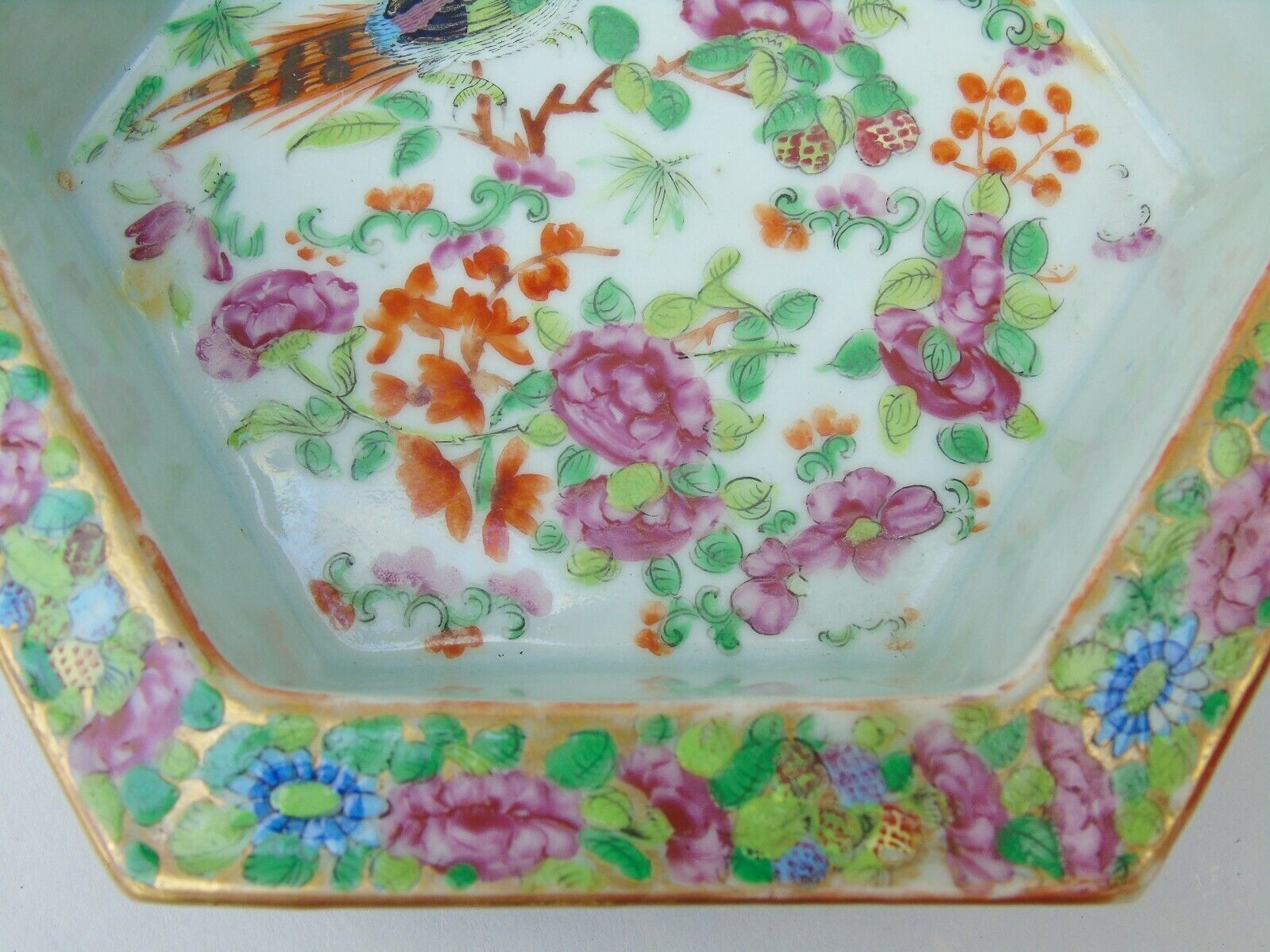 19th Century Daoguang Cantonese Porcelain Bowl Famille Rose photo vintage