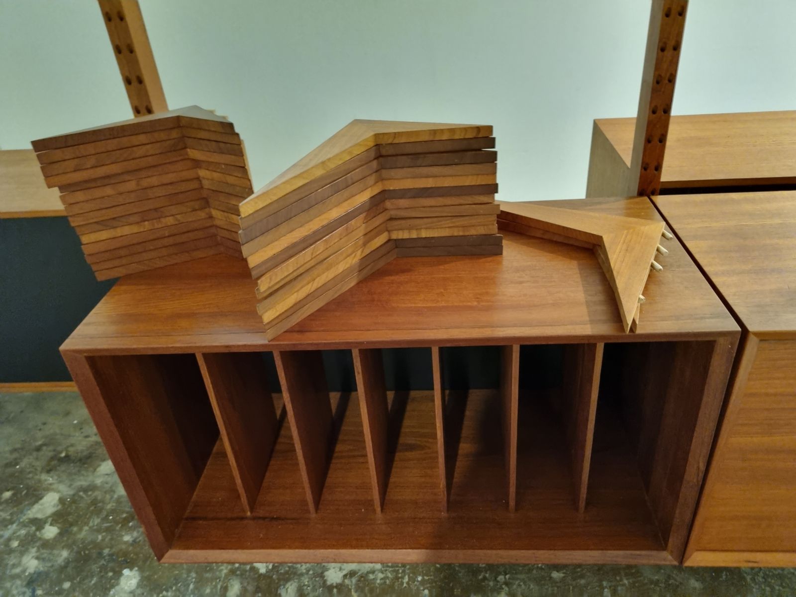 photo vinterior Very Rare Modular Royal Series Wall Unit In Teak By Poul Cadovius, Denmark, 1960s