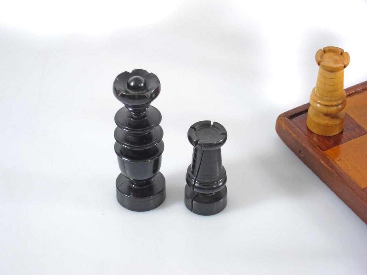 Antique Wooden Chess Set & Board   Austrian Coffee House, Kaffeehaus, Haflinger Knights, Vintage, Josef Hoffmann, Wagner, Adolf Loos, Large photo vinterior