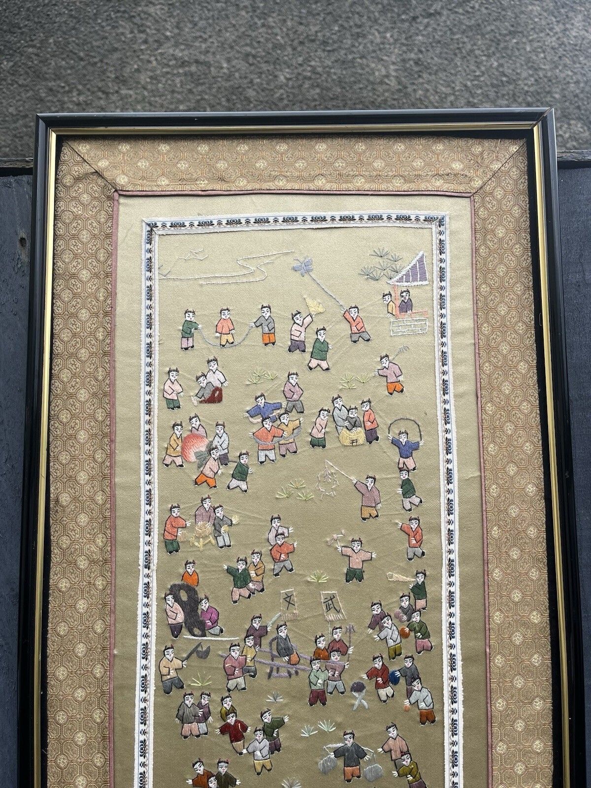 photo vinterior Large Oriental Chinese Silk Embroidered Panel Wall Art 100 Children Playing