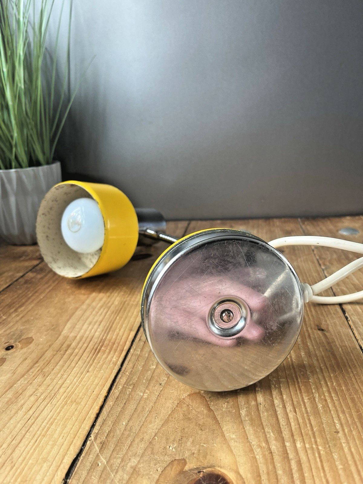 photo vintage Mid Century Bright Yellow Chrome 60's 70's Gooseneck Desk Lamp Light Sis Germany