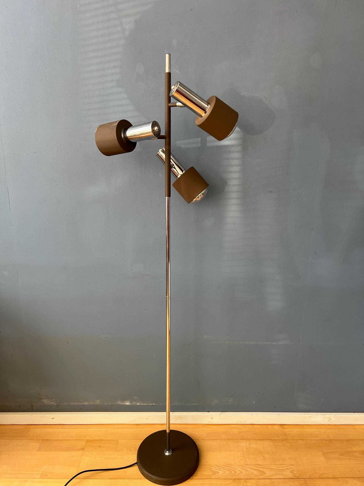 Vintage Bruine En Chromen Dijkstra Space Age Vloerlamp photo vinterior