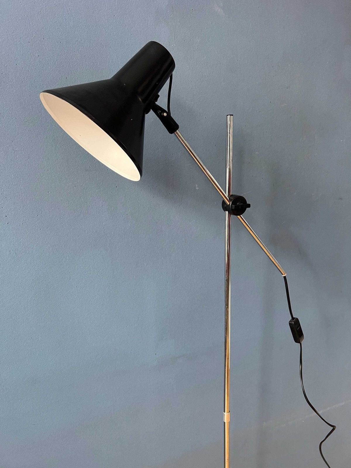 Vintage Verstelbare Zwarte Vloerlamp In De Stijl Van Hoogervorst photo buy