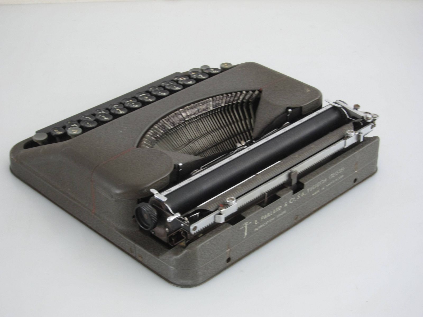 photo furniture Hermes Baby Portable Typewriter With Case 1939   Hermes, Olivetti, Dieter Rams, Eames, Sottsass, Joe Colombo, Castiglioni, Braun, Sarfatti