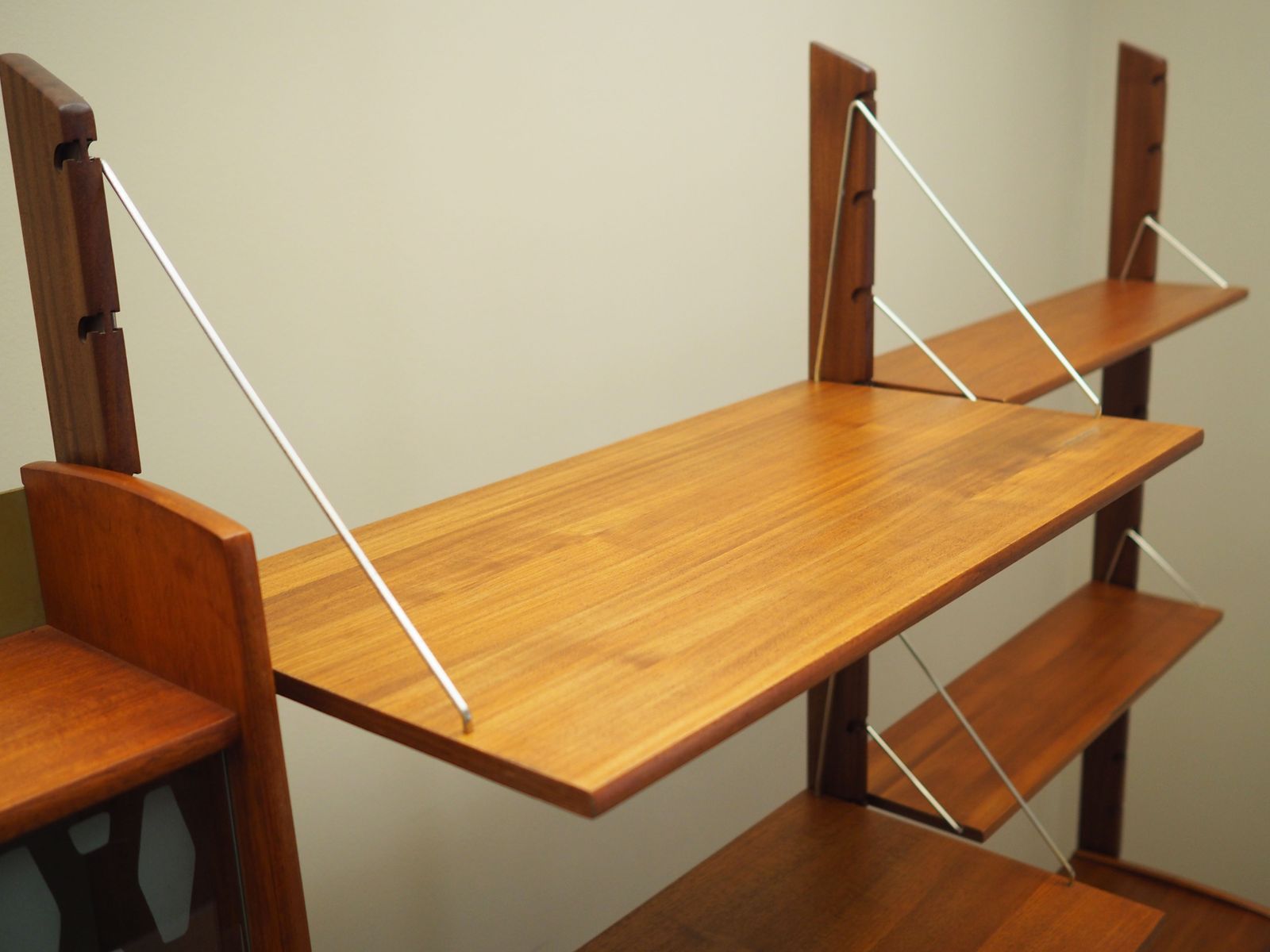 photo vintage Teakhouten Systeemboekenkast, Noors Design, Ca. Jaren 1960, Productie: Blindheim Mobelfabrikk, Ontwerpers: John Texmon & Einar Blindheim