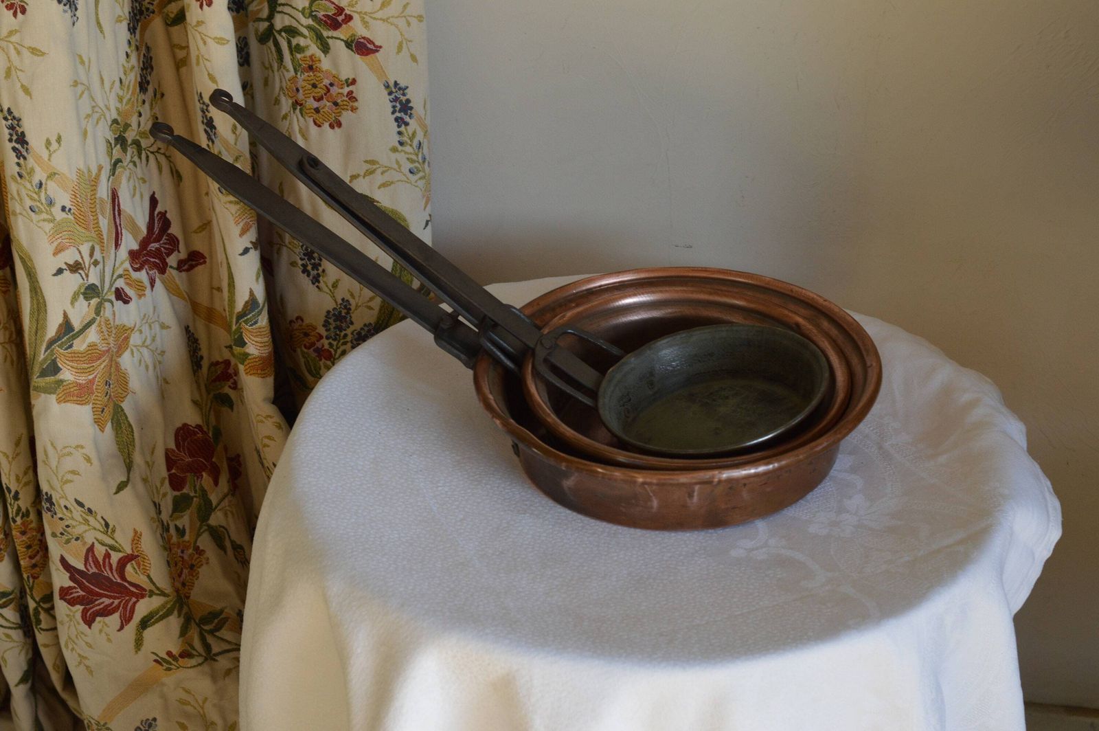 Antique French Set Of 3 Copper Pans / 3 Copper And Iron Pans From 18c / Decorative Set Of Saute Pans / Antique Copper Frying Pans photo Home Decor