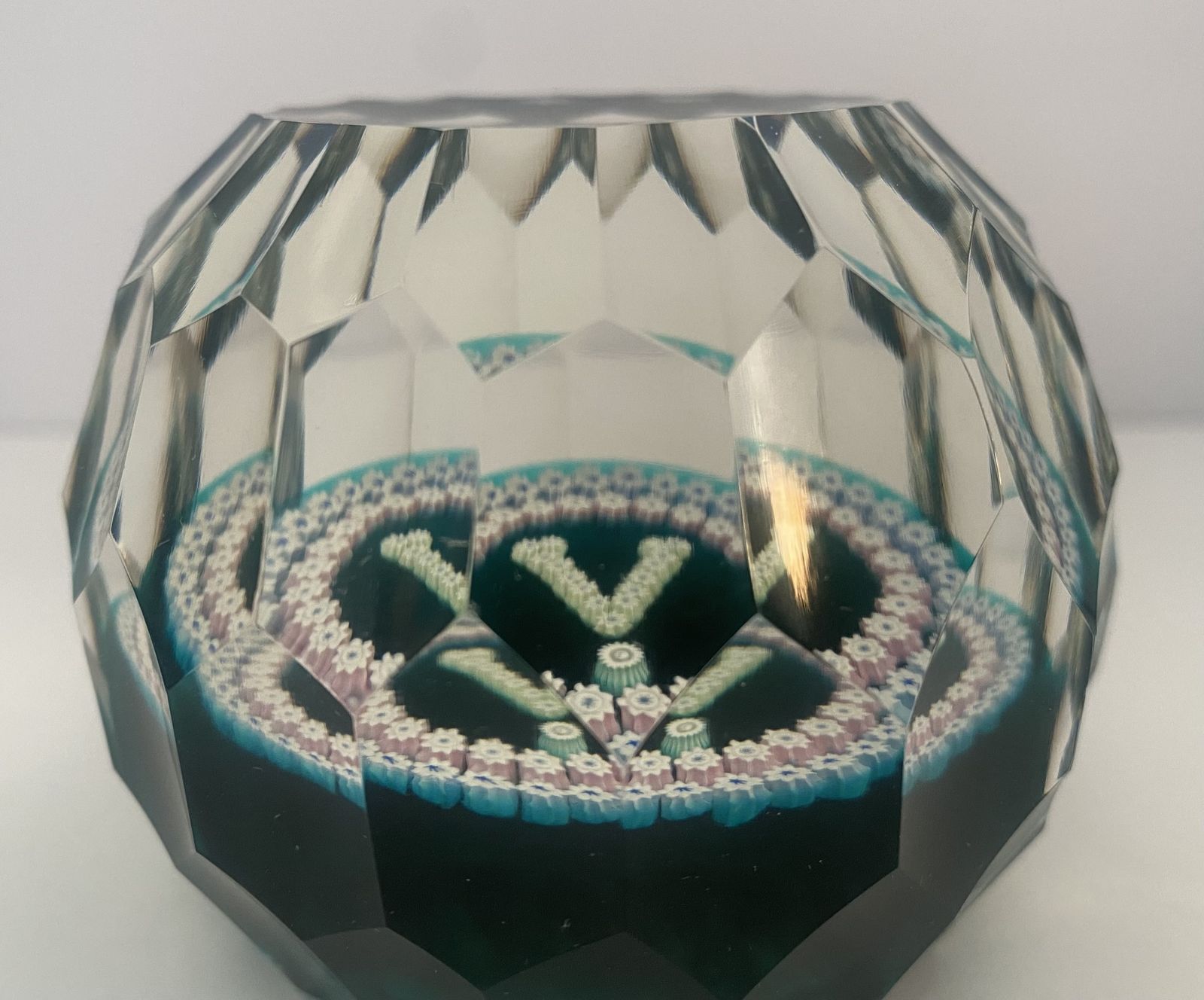 photo vintage Rare, Caithness, ‘Victory’ (In Europe), Limited Edition, Millefiori Paperweight, 27/100