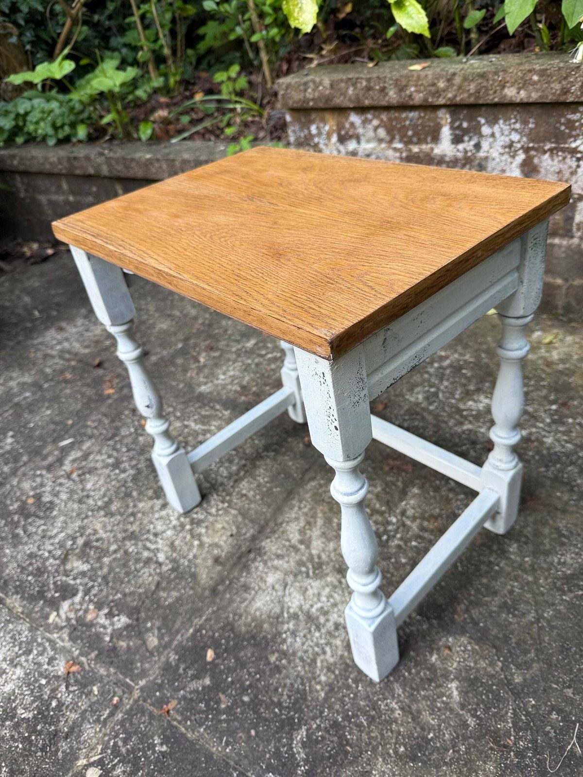 Vintage Oak Small Occasional Table, Vintage Oak Table, Lamp Table, Plant Stand   Quality Vintage Table (41 X 42.5 X 29) photo 88.0