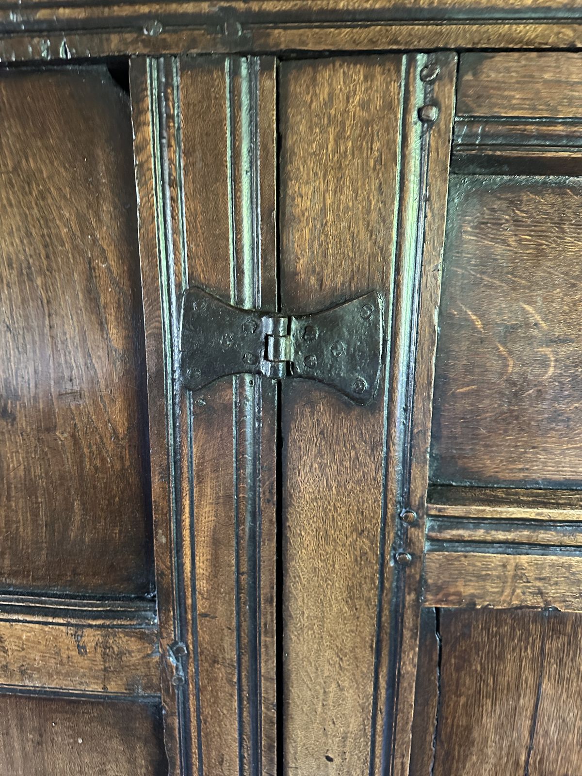 Stunning Large One Piece Oak Cupboard 1691, English Or Welsh photo Furniture