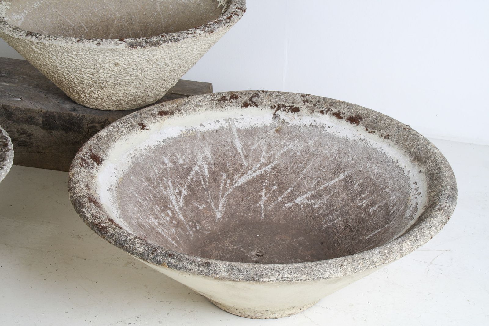 995.0 A Large 1960s Mid Century Modernist Concrete Planter In The Manner Of Willy Guhl photo