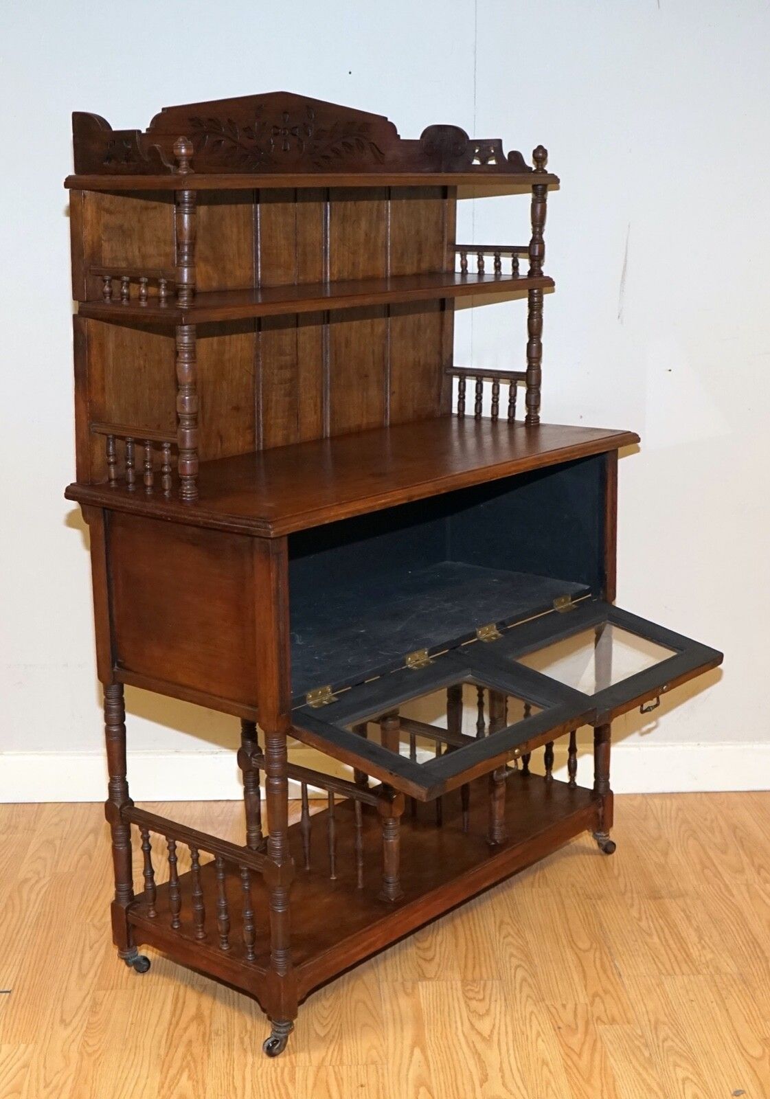 Victoria Regina Stamped Hallway Whatnot Sideboard Glazed Door Porcelain Castors photo furniture