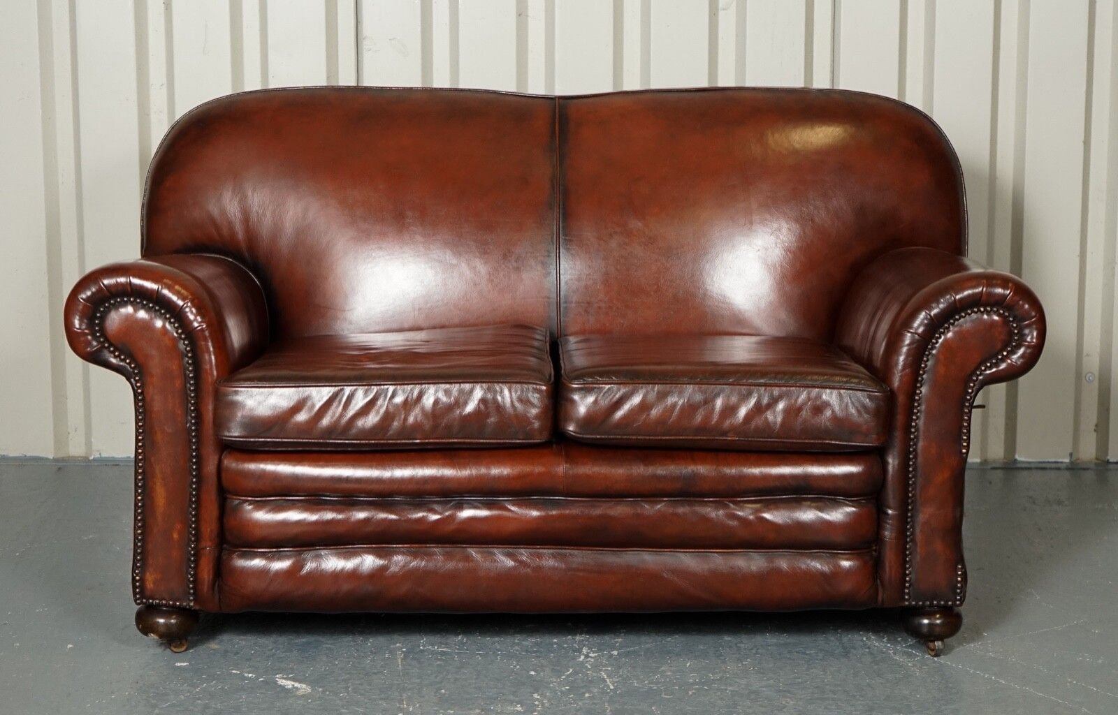 Restored Victorian Maroon Dyed Leather Suite Club Armchairs Gentleman Club Sofa photo Furniture