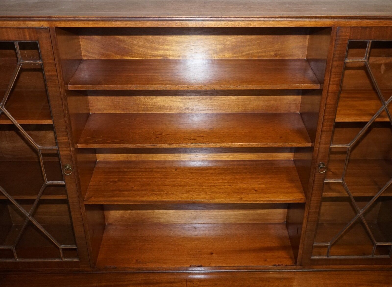 photo vinterior Vintage Bevan Funnell Military Campaign Bookcase With Embossed Leather Doors