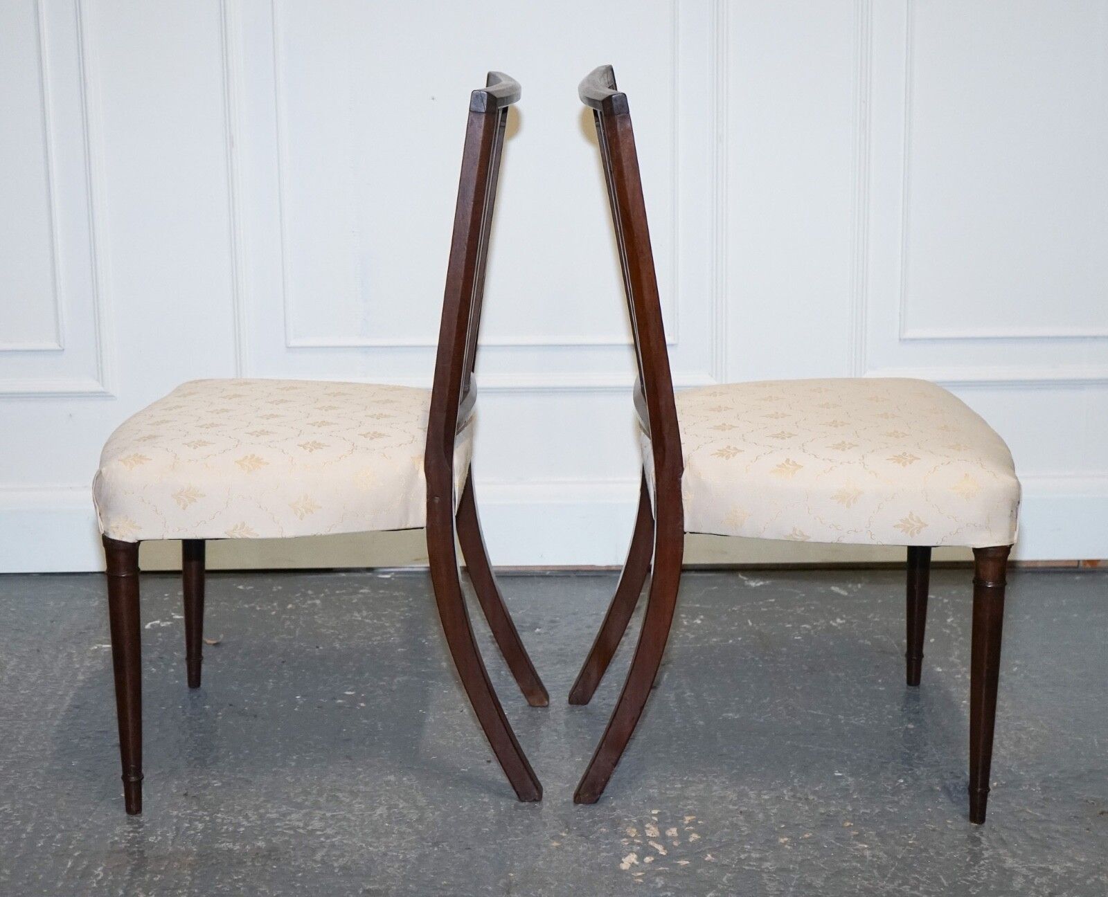 Victorian Pair Of Side Chairs With Cream Fabric Seats photo Furniture