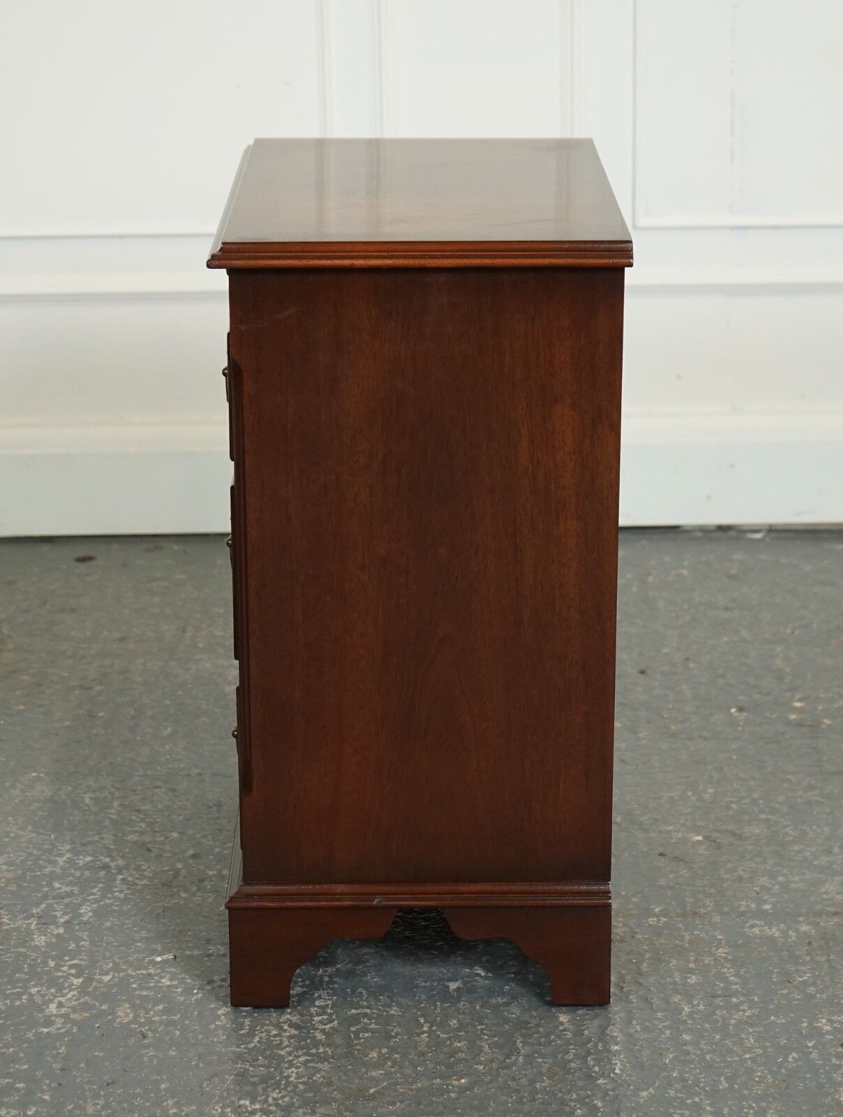 Lovely Georgian Style Small Chest Of Drawers Side Table With Butler Tray J1 photo vinterior